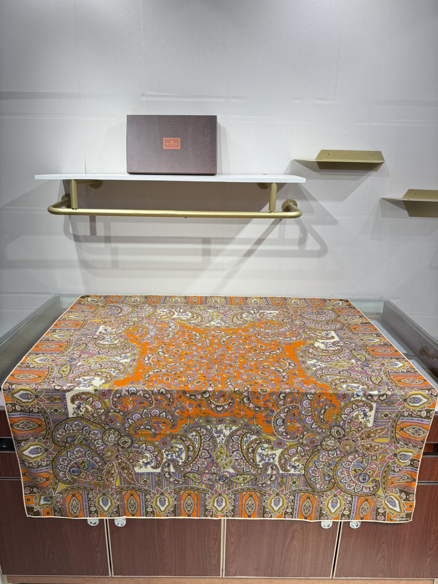 💟2025年 ETRo 秋冬抢先 上新💞【双面同色丝毛方巾】手工卷边山羊绒和真丝混纺披肩（70%山羊绒，