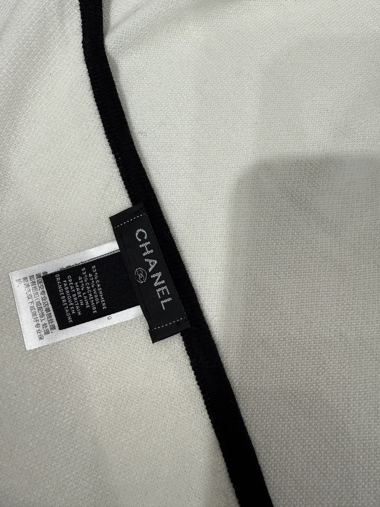 💟补单到货 Ch@nel 小香薄款丝绒长巾（吴昕 、古力娜扎同款）衣橱必收纳款✦这款如同绿水鬼般在专柜不