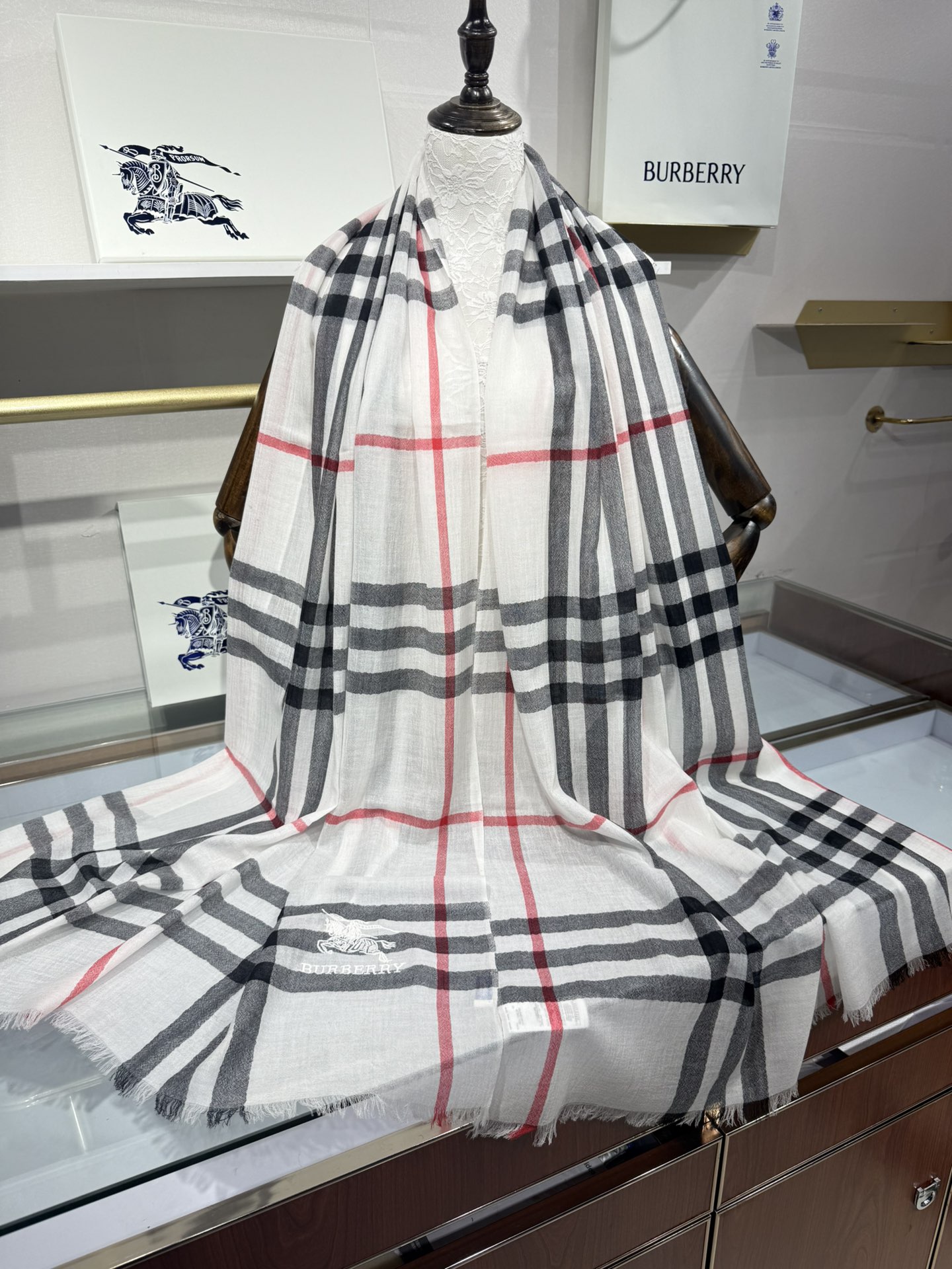 💟经典爆款补单到货！万众瞩目战马绣标官网经典版到货啦～软糯亲肤是我们的初衷～♦️最优质的年轻设计师推出的