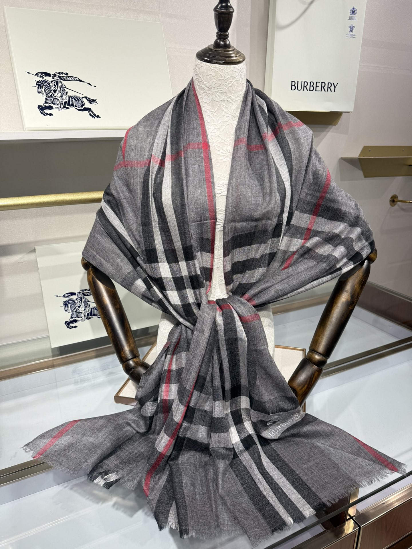 💟经典爆款补单到货！万众瞩目战马绣标官网经典版到货啦～软糯亲肤是我们的初衷～♦️最优质的年轻设计师推出的