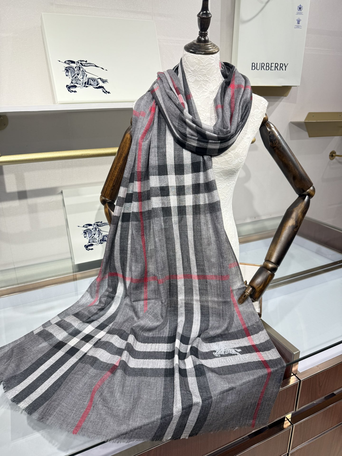 💟经典爆款补单到货！万众瞩目战马绣标官网经典版到货啦～软糯亲肤是我们的初衷～♦️最优质的年轻设计师推出的