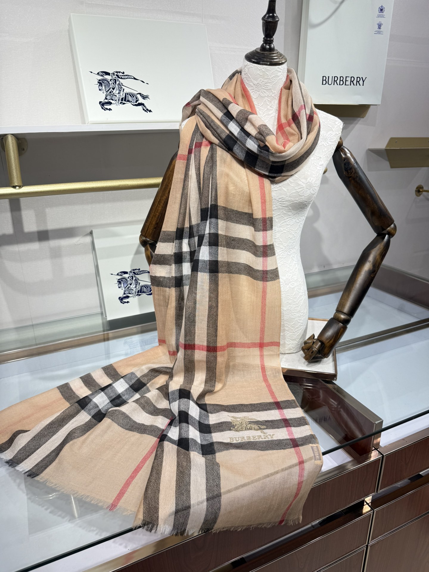 💟经典爆款补单到货！万众瞩目战马绣标官网经典版到货啦～软糯亲肤是我们的初衷～♦️最优质的年轻设计师推出的