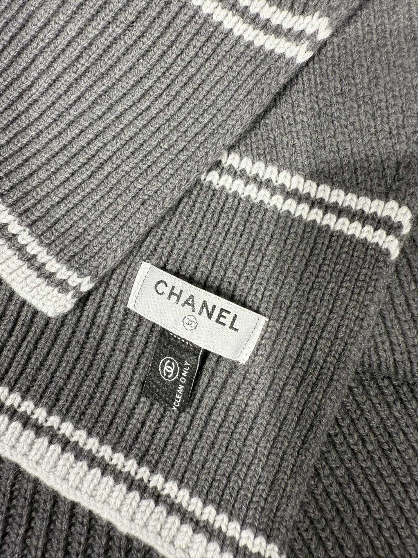 💟【香奶奶斜织线条纹理羊绒围巾｜优雅与温暖的臻品邂逅】精选细腻羊绒，以斜纹交织工艺勾勒经典线条，35*1