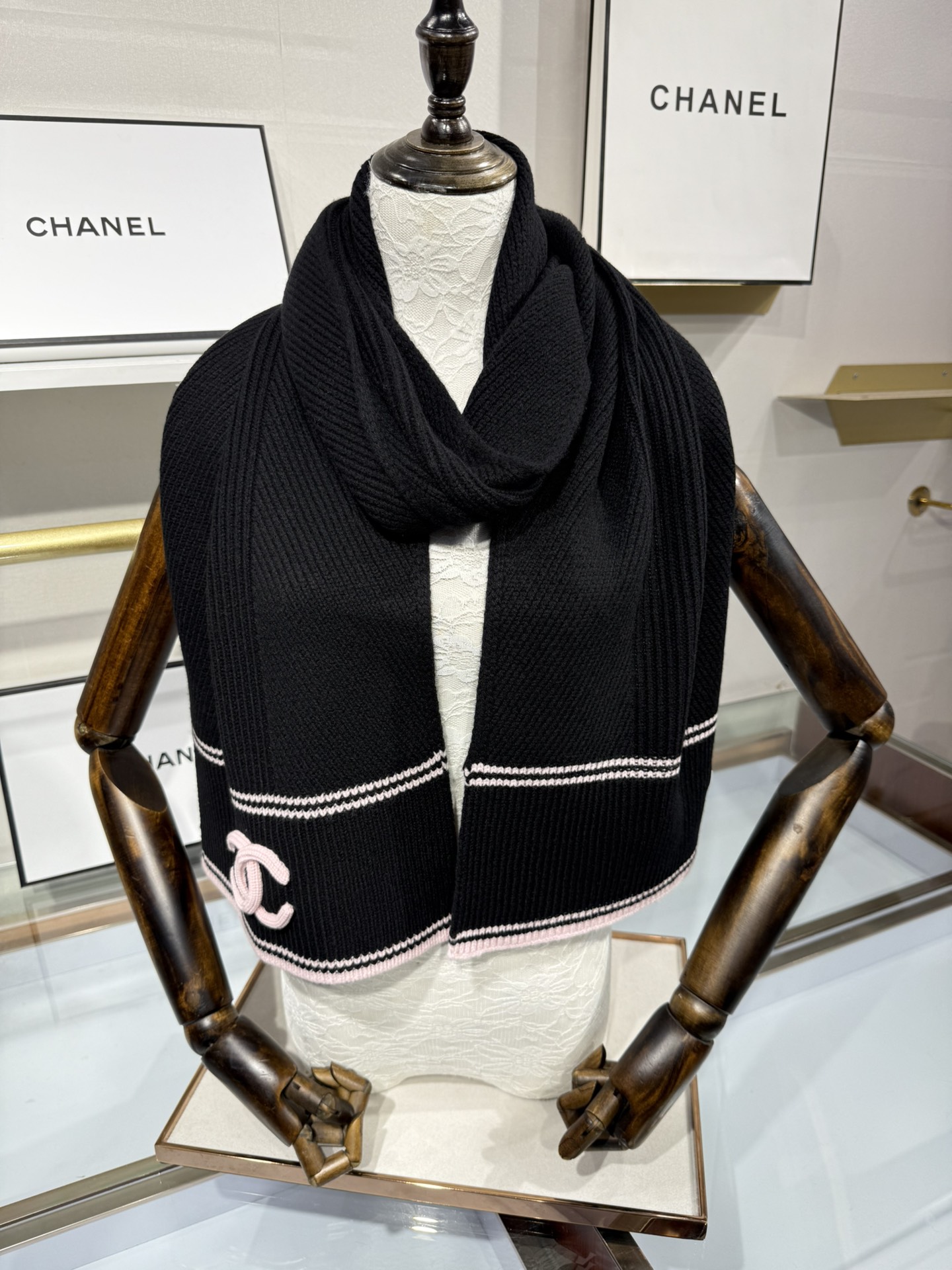 💟【香奶奶斜织线条纹理羊绒围巾｜优雅与温暖的臻品邂逅】精选细腻羊绒，以斜纹交织工艺勾勒经典线条，35*1