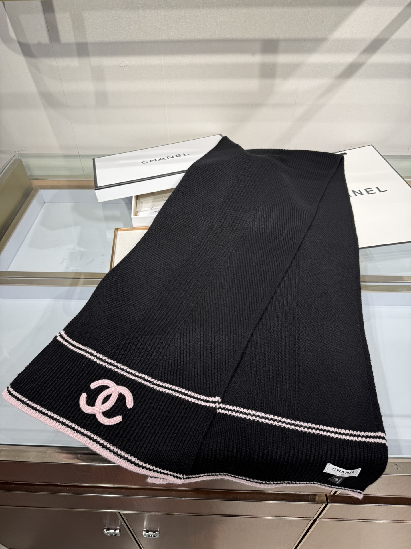 💟【香奶奶斜织线条纹理羊绒围巾｜优雅与温暖的臻品邂逅】精选细腻羊绒，以斜纹交织工艺勾勒经典线条，35*1