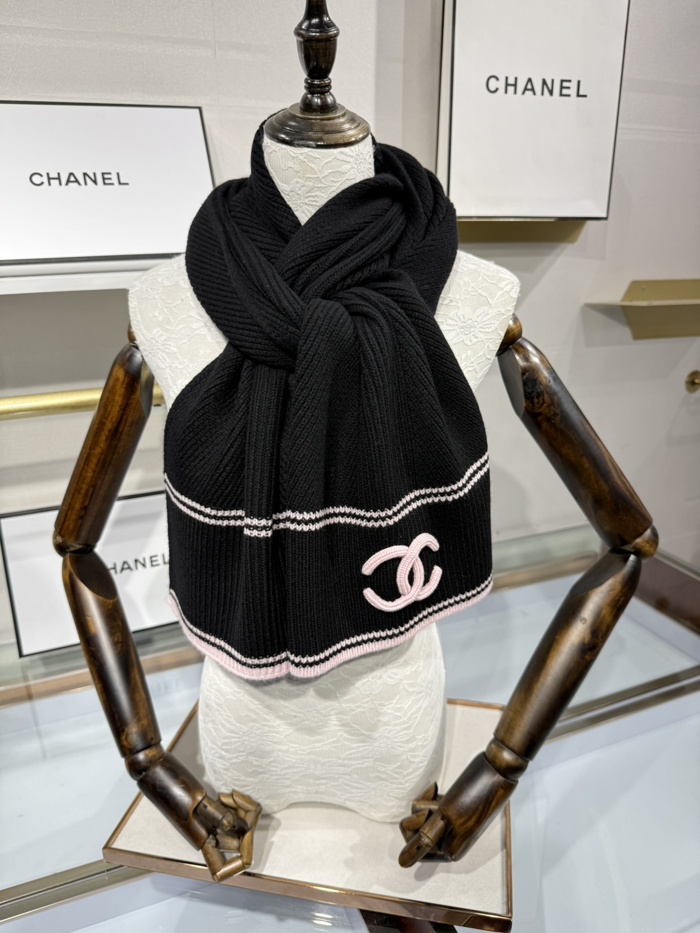 💟【香奶奶斜织线条纹理羊绒围巾｜优雅与温暖的臻品邂逅】精选细腻羊绒，以斜纹交织工艺勾勒经典线条，35*1