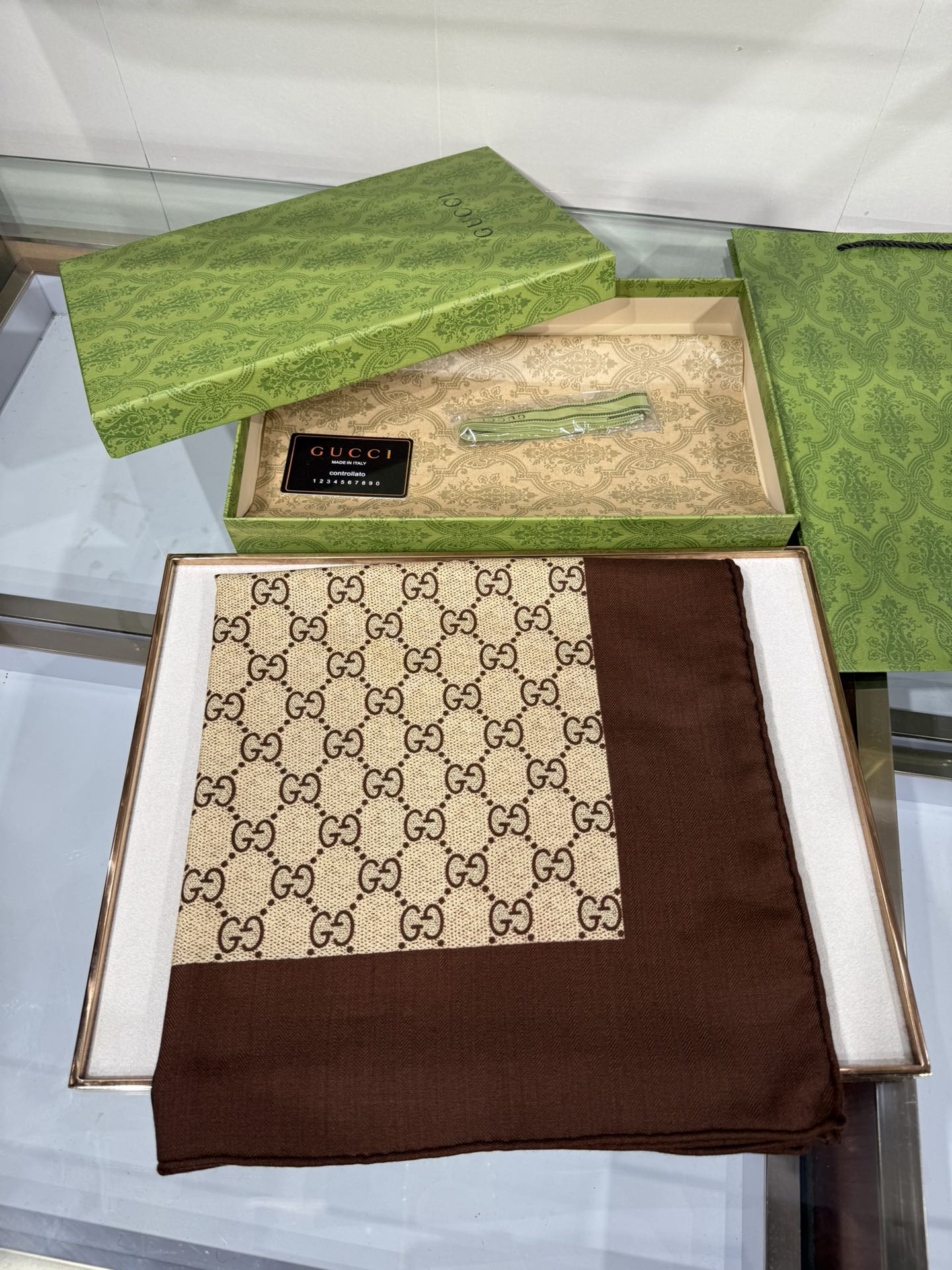 💟140*140 项目双面同色印花丝毛披肩～Gucci跨学科艺术家E.S. Glenn (Everett