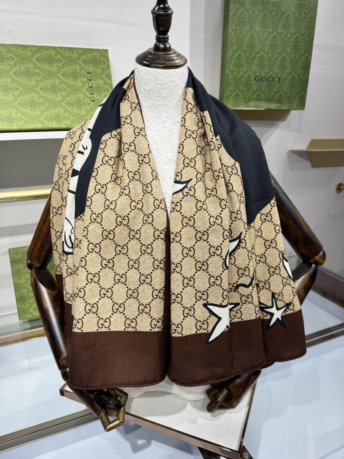 💟140*140 项目双面同色印花丝毛披肩～Gucci跨学科艺术家E.S. Glenn (Everett