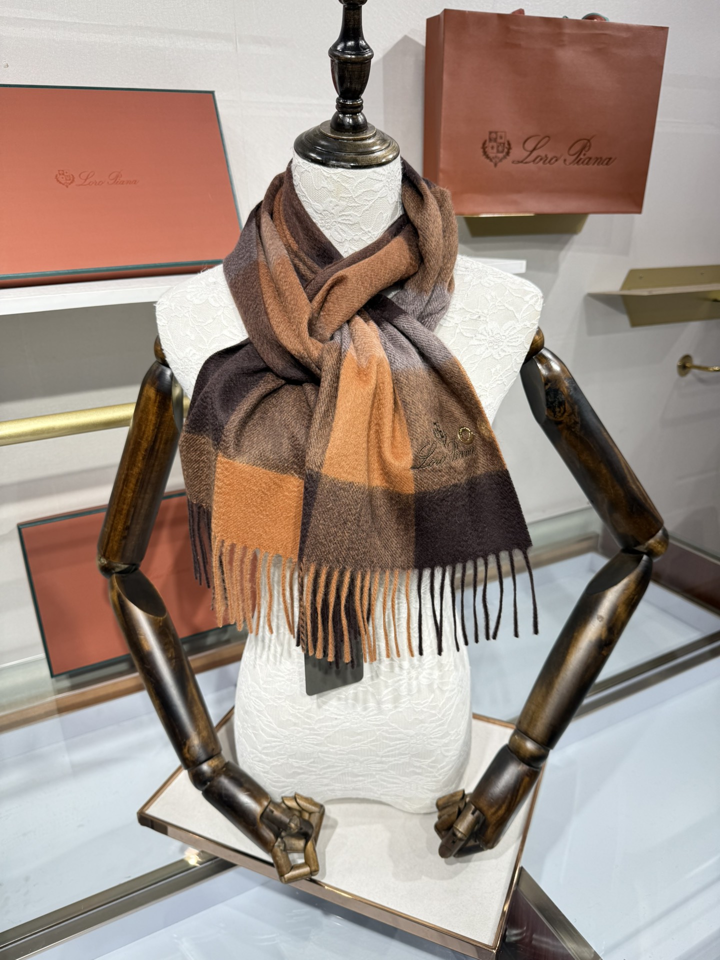 💟2025年秋冬新款抢先出 𝐋𝐨𝐫𝐨 𝐩𝐢𝐚𝐧𝐚 诺悠翩雅 山羊绒长巾 𝐒𝐢𝐳𝐞: 170x35 𝟏𝟎𝟎