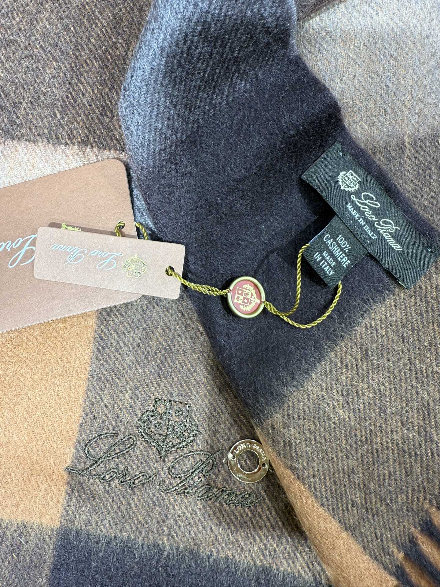 💟2025年秋冬新款抢先出 𝐋𝐨𝐫𝐨 𝐩𝐢𝐚𝐧𝐚 诺悠翩雅 山羊绒长巾 𝐒𝐢𝐳𝐞: 170x35 𝟏𝟎𝟎