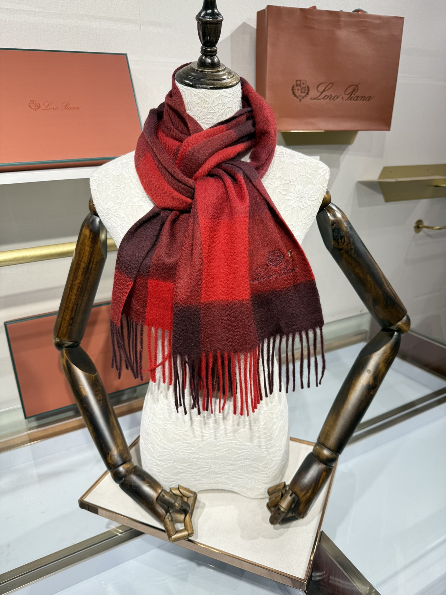 💟2025年秋冬新款抢先出 𝐋𝐨𝐫𝐨 𝐩𝐢𝐚𝐧𝐚 诺悠翩雅 山羊绒长巾 𝐒𝐢𝐳𝐞: 170x35 𝟏𝟎𝟎