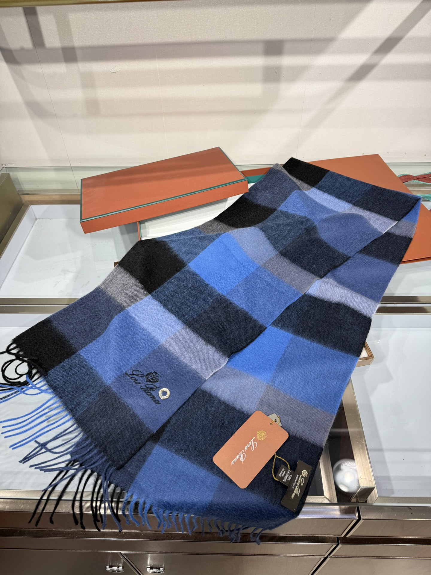 💟2025年秋冬新款抢先出 𝐋𝐨𝐫𝐨 𝐩𝐢𝐚𝐧𝐚 诺悠翩雅 山羊绒长巾 𝐒𝐢𝐳𝐞: 170x35 𝟏𝟎𝟎