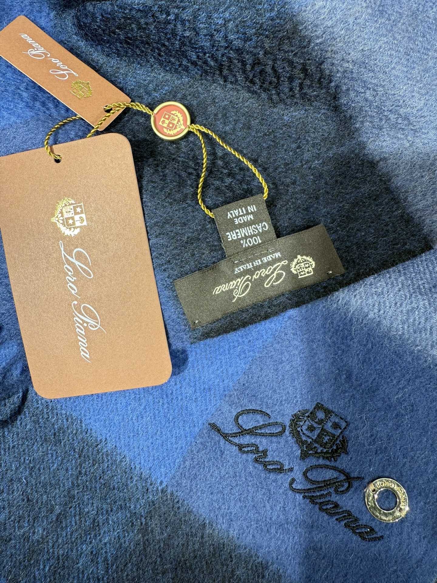 💟2025年秋冬新款抢先出 𝐋𝐨𝐫𝐨 𝐩𝐢𝐚𝐧𝐚 诺悠翩雅 山羊绒长巾 𝐒𝐢𝐳𝐞: 170x35 𝟏𝟎𝟎