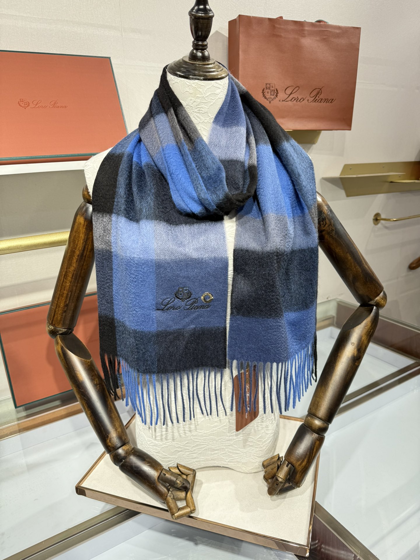 💟2025年秋冬新款抢先出 𝐋𝐨𝐫𝐨 𝐩𝐢𝐚𝐧𝐚 诺悠翩雅 山羊绒长巾 𝐒𝐢𝐳𝐞: 170x35 𝟏𝟎𝟎