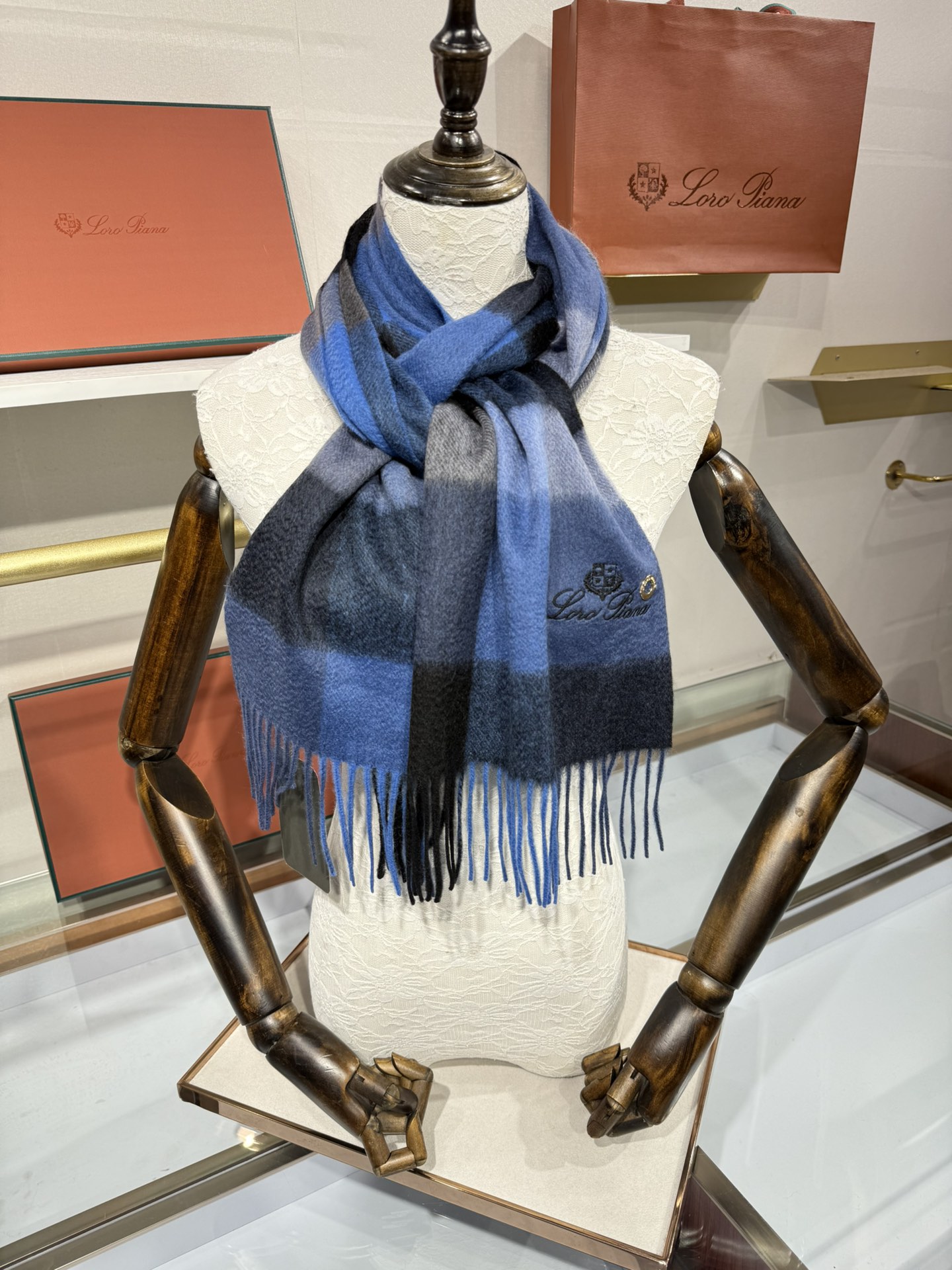 💟2025年秋冬新款抢先出 𝐋𝐨𝐫𝐨 𝐩𝐢𝐚𝐧𝐚 诺悠翩雅 山羊绒长巾 𝐒𝐢𝐳𝐞: 170x35 𝟏𝟎𝟎
