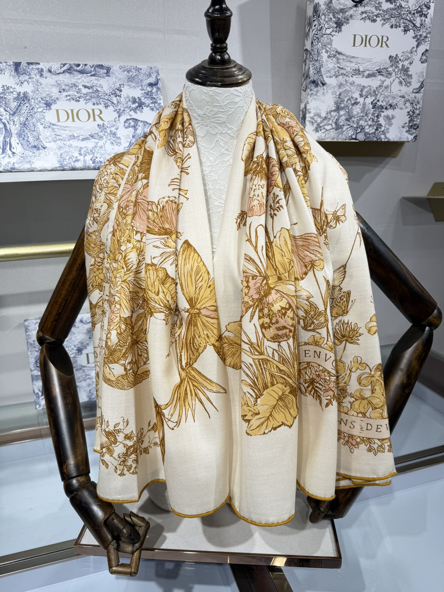 💟2025年新款💖💖💃🏻💃🏻DO家 山羊绒方巾‼️抢‼️VIP推荐 ‼️👍下手一定要快【高端 大爱 ‼️