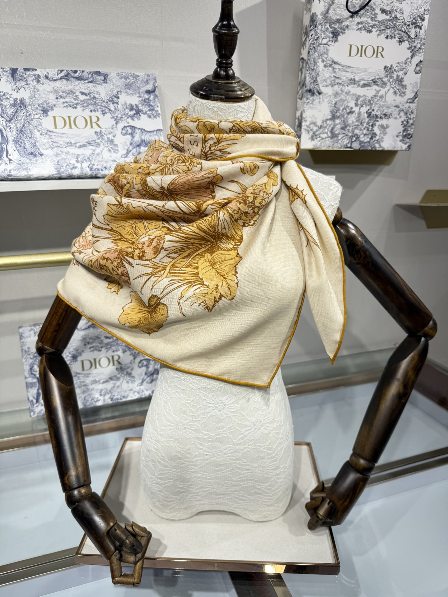 💟2025年新款💖💖💃🏻💃🏻DO家 山羊绒方巾‼️抢‼️VIP推荐 ‼️👍下手一定要快【高端 大爱 ‼️