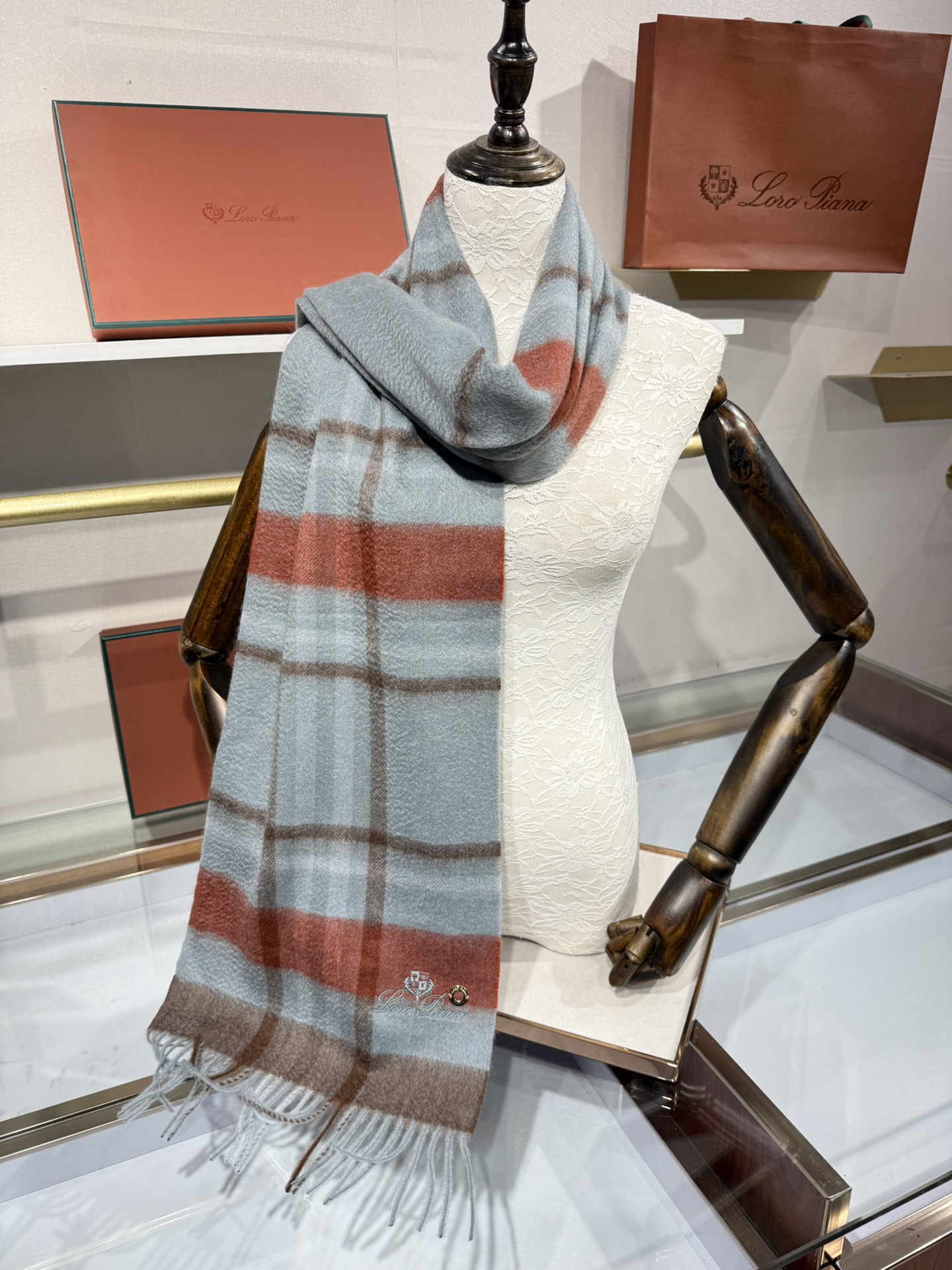 💟2025年秋冬新款抢先出 𝐋𝐨𝐫𝐨 𝐩𝐢𝐚𝐧𝐚 诺悠翩雅 山羊绒长巾 𝐒𝐢𝐳𝐞: 170x35 𝟏𝟎𝟎