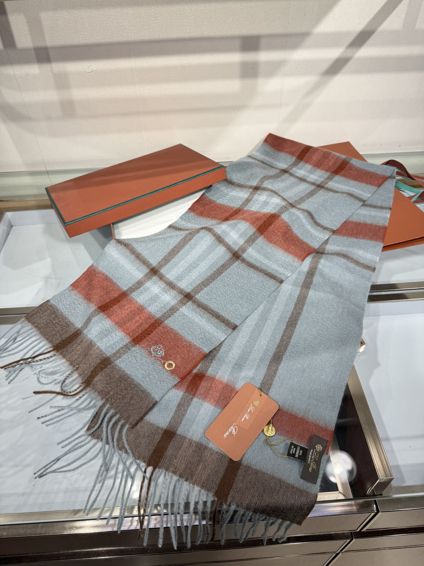 💟2025年秋冬新款抢先出 𝐋𝐨𝐫𝐨 𝐩𝐢𝐚𝐧𝐚 诺悠翩雅 山羊绒长巾 𝐒𝐢𝐳𝐞: 170x35 𝟏𝟎𝟎