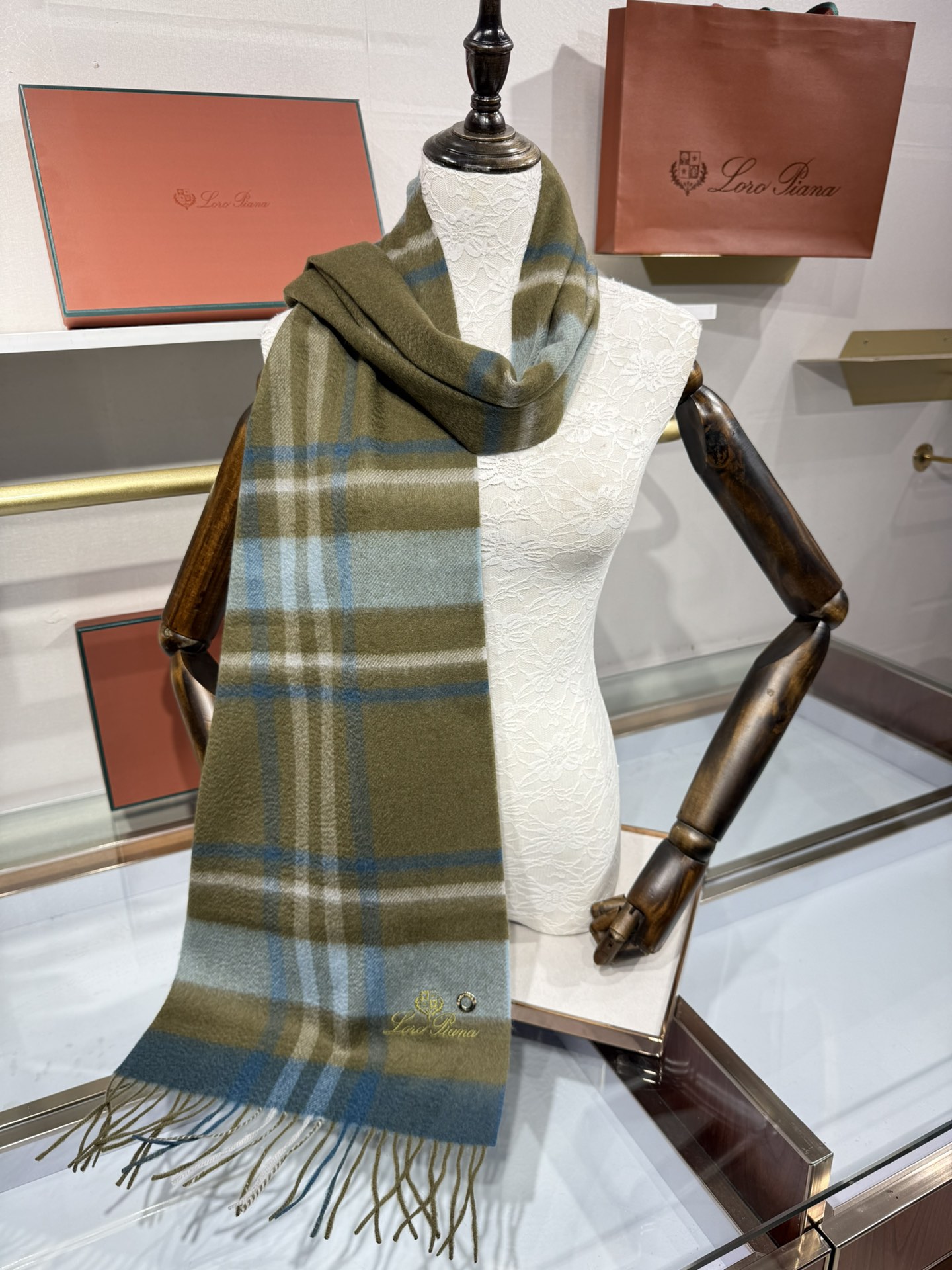 💟2025年秋冬新款抢先出 𝐋𝐨𝐫𝐨 𝐩𝐢𝐚𝐧𝐚 诺悠翩雅 山羊绒长巾 𝐒𝐢𝐳𝐞: 170x35 𝟏𝟎𝟎