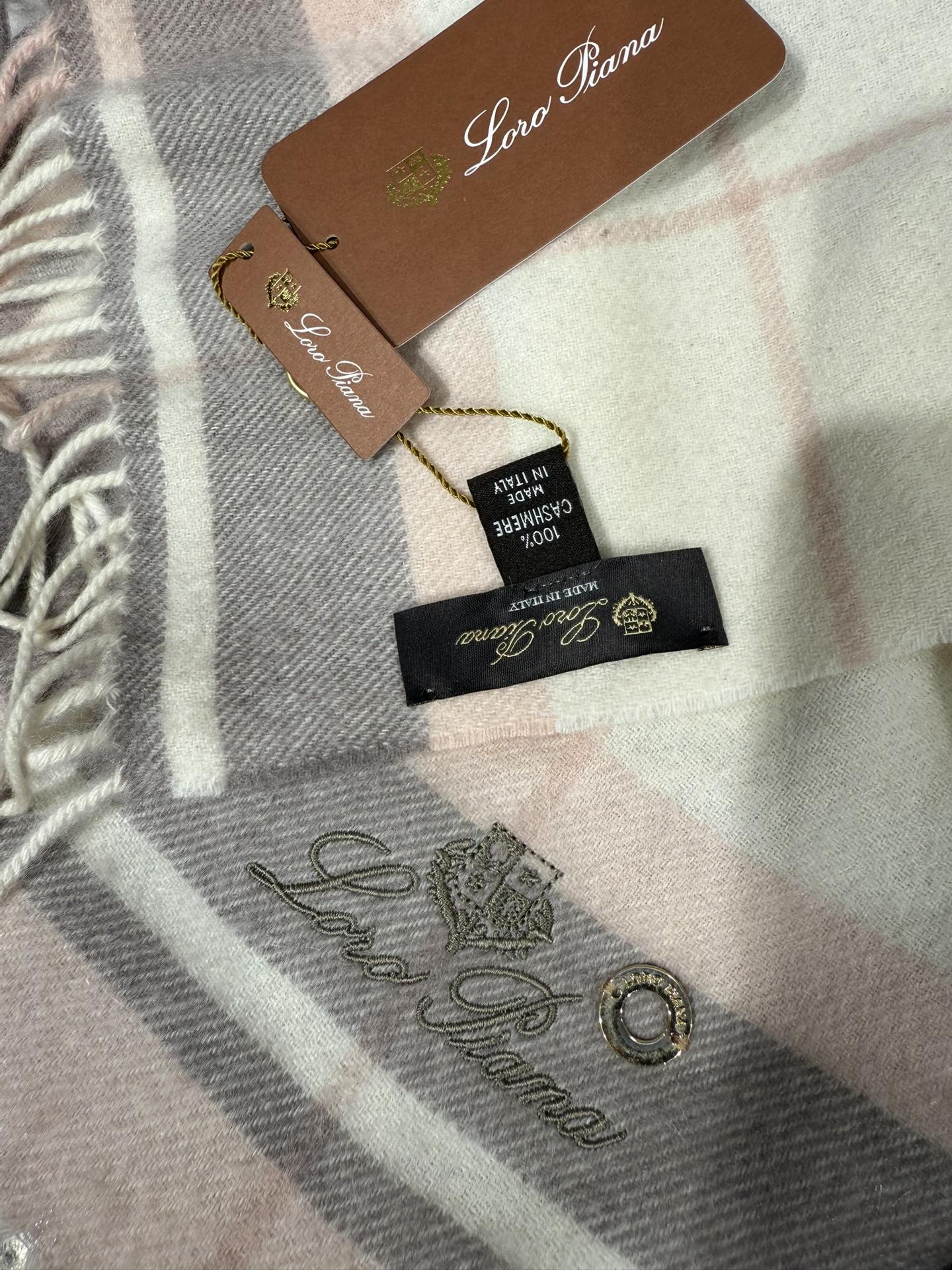 💟2025年秋冬新款抢先出 𝐋𝐨𝐫𝐨 𝐩𝐢𝐚𝐧𝐚 诺悠翩雅 山羊绒长巾 𝐒𝐢𝐳𝐞: 170x35 𝟏𝟎𝟎