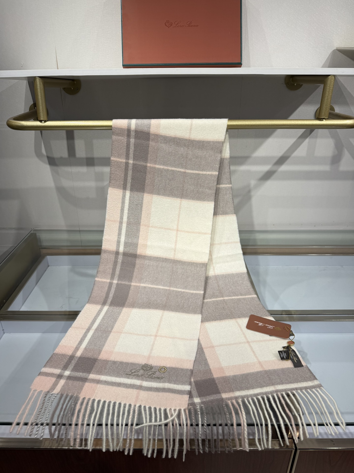 💟2025年秋冬新款抢先出 𝐋𝐨𝐫𝐨 𝐩𝐢𝐚𝐧𝐚 诺悠翩雅 山羊绒长巾 𝐒𝐢𝐳𝐞: 170x35 𝟏𝟎𝟎