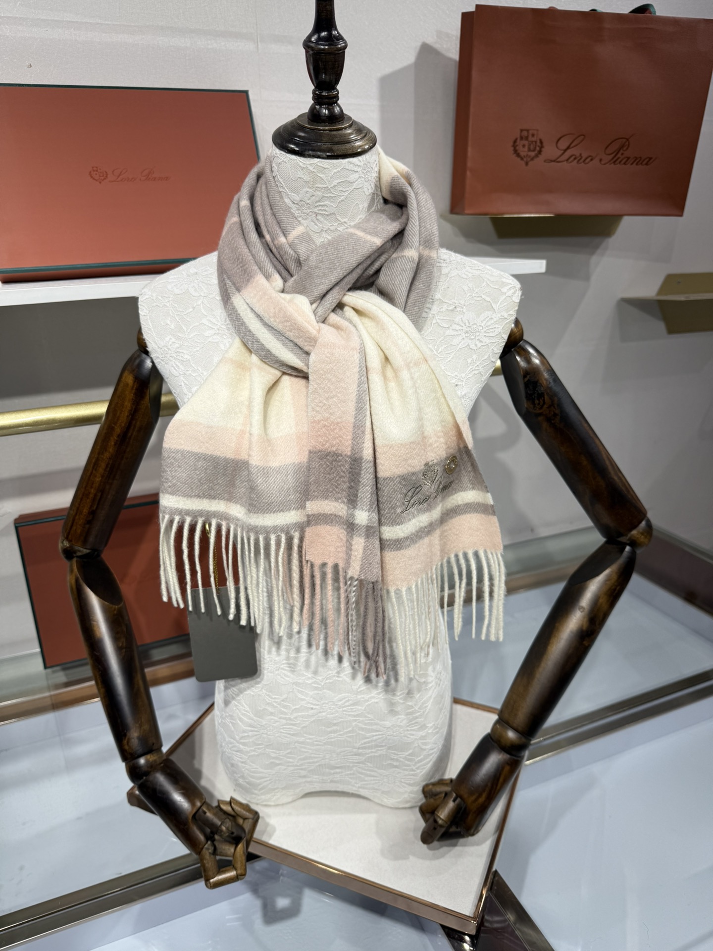 💟2025年秋冬新款抢先出 𝐋𝐨𝐫𝐨 𝐩𝐢𝐚𝐧𝐚 诺悠翩雅 山羊绒长巾 𝐒𝐢𝐳𝐞: 170x35 𝟏𝟎𝟎