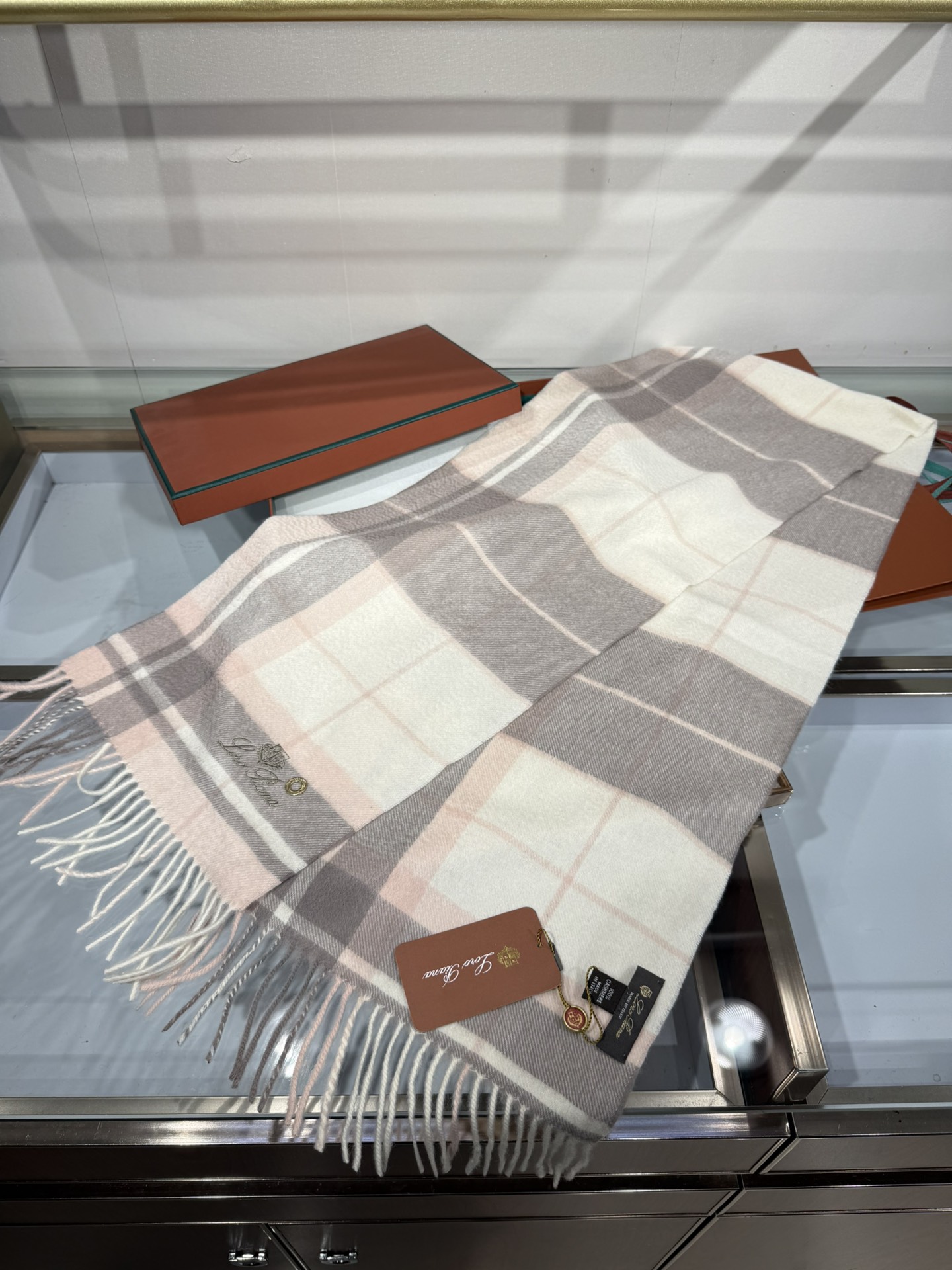 💟2025年秋冬新款抢先出 𝐋𝐨𝐫𝐨 𝐩𝐢𝐚𝐧𝐚 诺悠翩雅 山羊绒长巾 𝐒𝐢𝐳𝐞: 170x35 𝟏𝟎𝟎