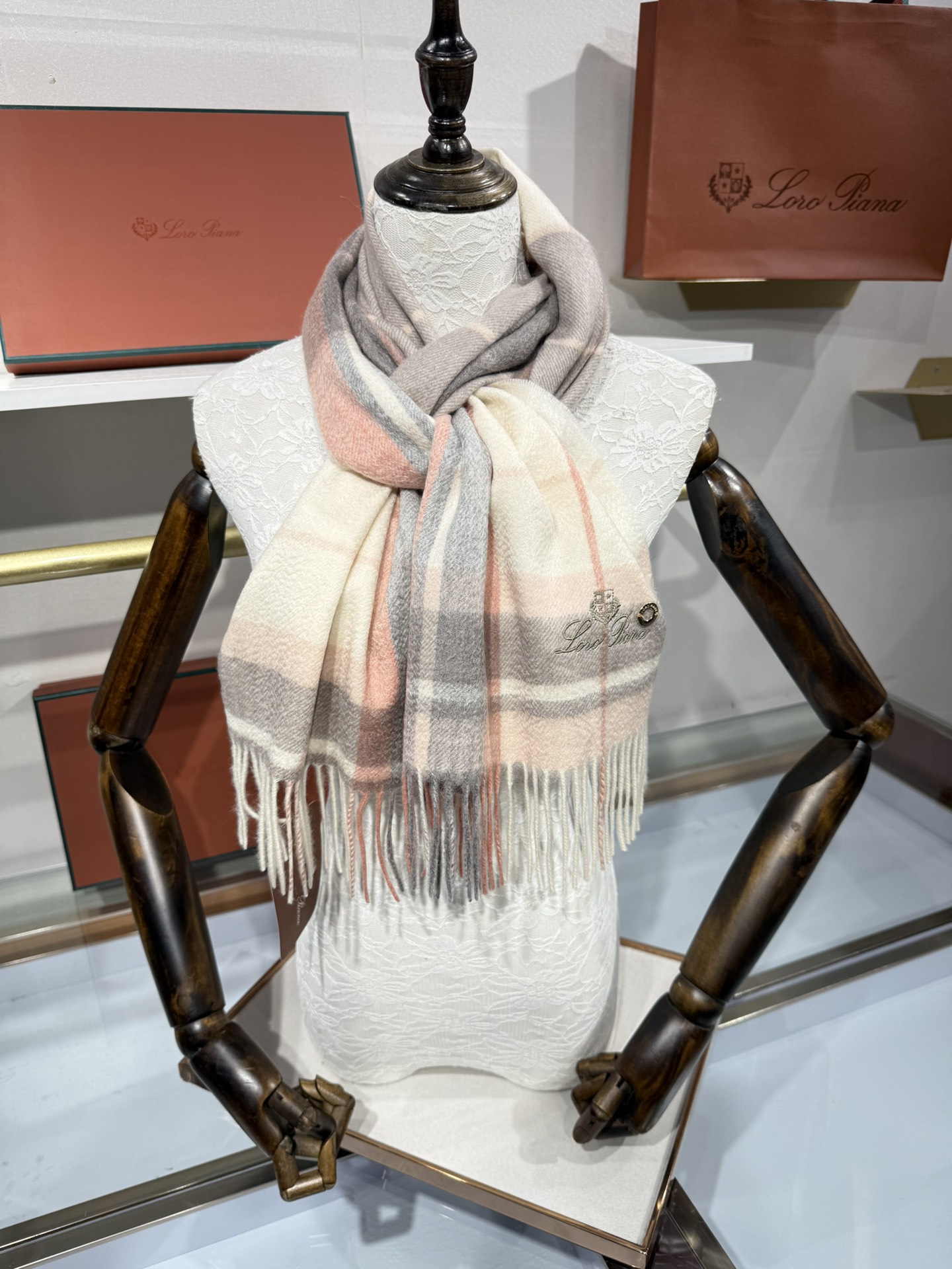 💟2025年秋冬新款抢先出 𝐋𝐨𝐫𝐨 𝐩𝐢𝐚𝐧𝐚 诺悠翩雅 山羊绒长巾 𝐒𝐢𝐳𝐞: 170x35 𝟏𝟎𝟎