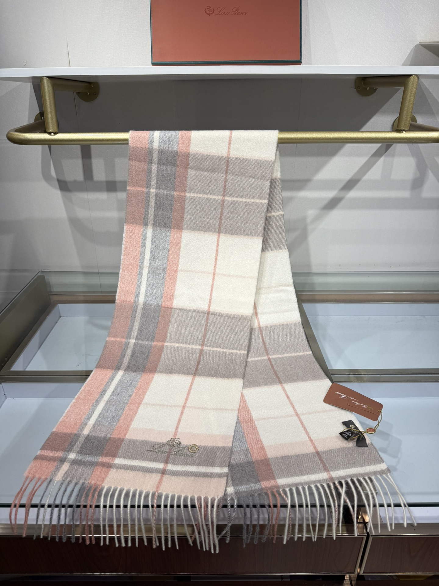 💟2025年秋冬新款抢先出 𝐋𝐨𝐫𝐨 𝐩𝐢𝐚𝐧𝐚 诺悠翩雅 山羊绒长巾 𝐒𝐢𝐳𝐞: 170x35 𝟏𝟎𝟎