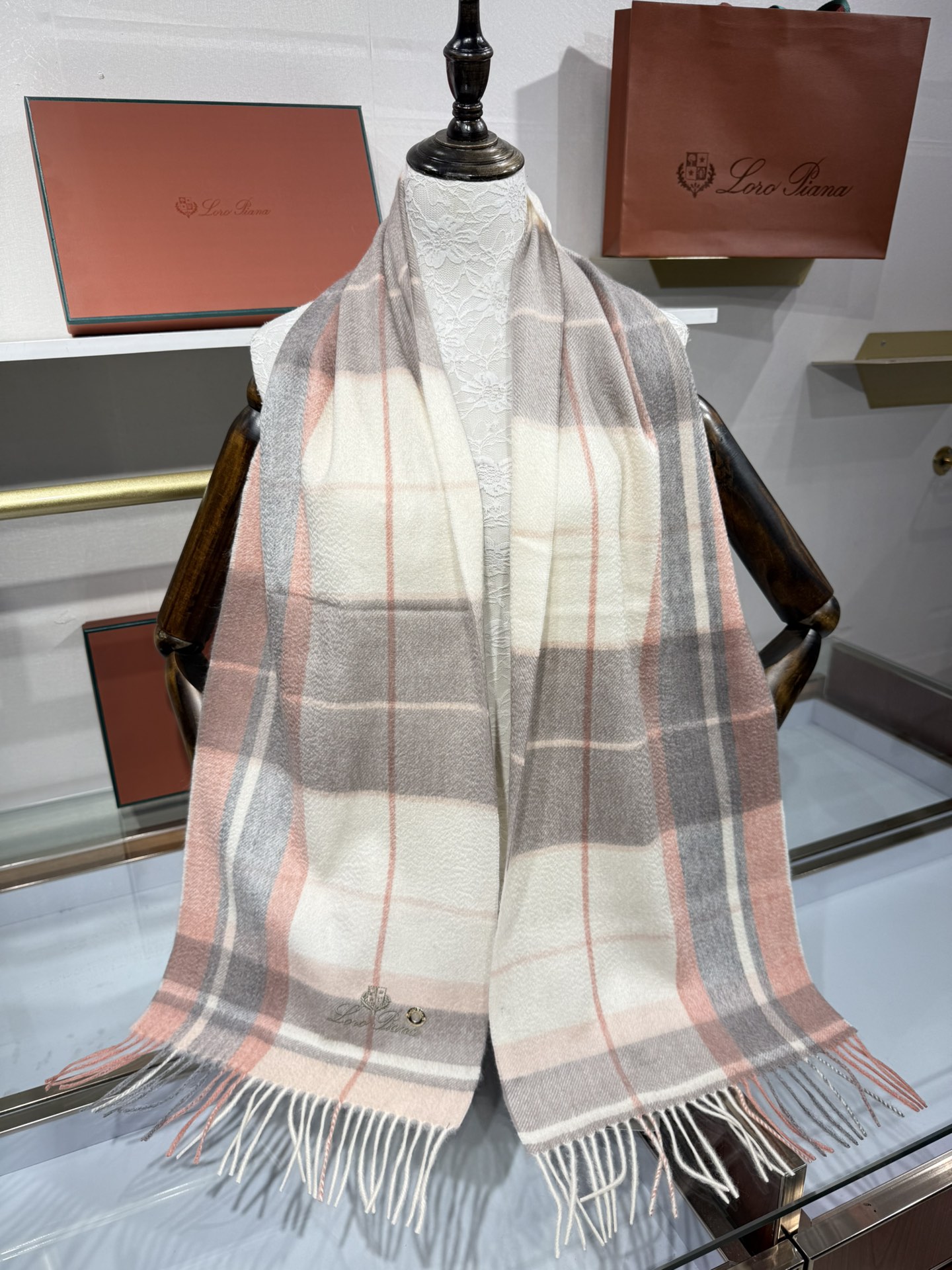 💟2025年秋冬新款抢先出 𝐋𝐨𝐫𝐨 𝐩𝐢𝐚𝐧𝐚 诺悠翩雅 山羊绒长巾 𝐒𝐢𝐳𝐞: 170x35 𝟏𝟎𝟎