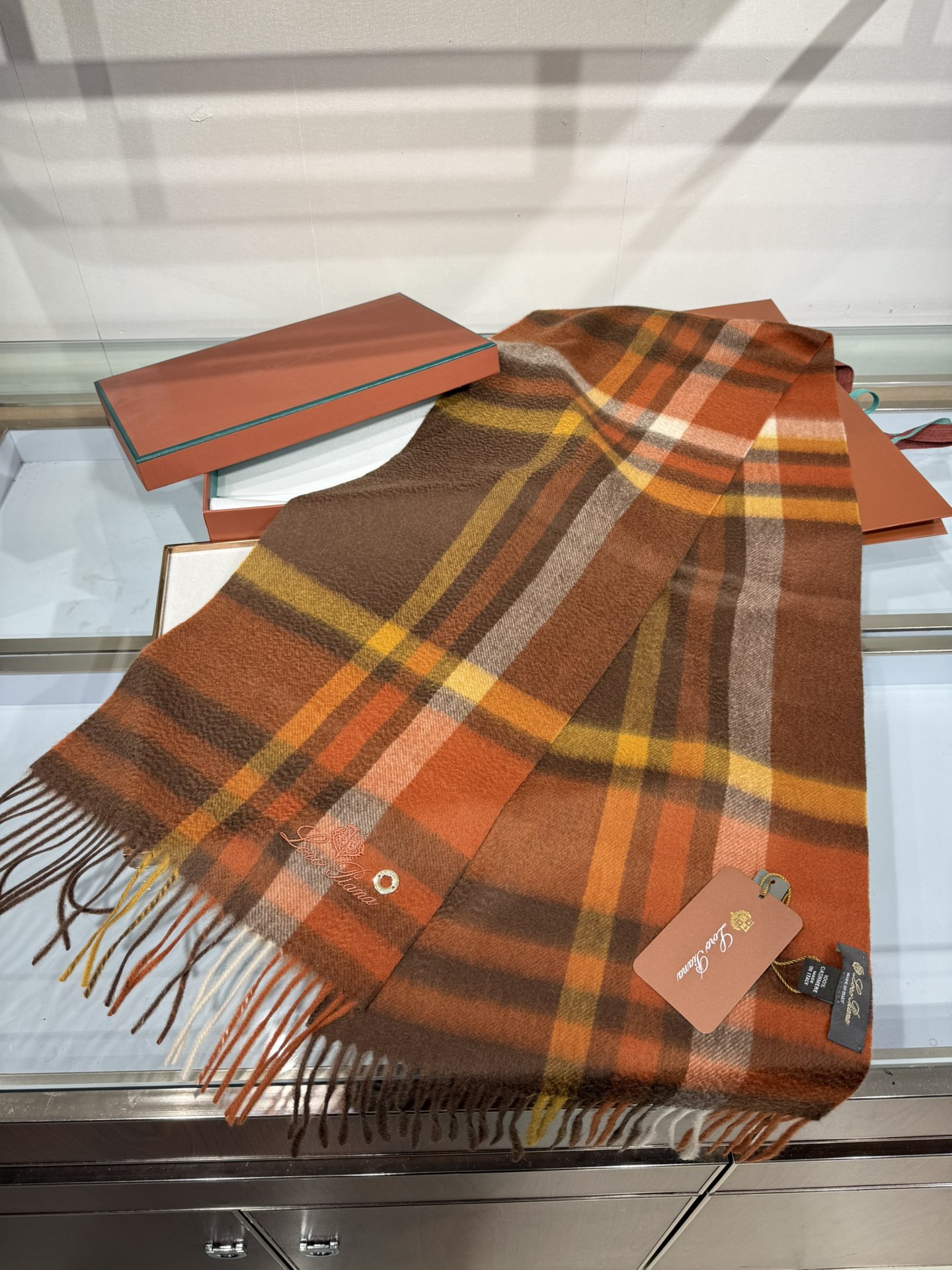 💟2025年秋冬新款抢先出 𝐋𝐨𝐫𝐨 𝐩𝐢𝐚𝐧𝐚 诺悠翩雅 山羊绒长巾 𝐒𝐢𝐳𝐞: 170x35 𝟏𝟎𝟎