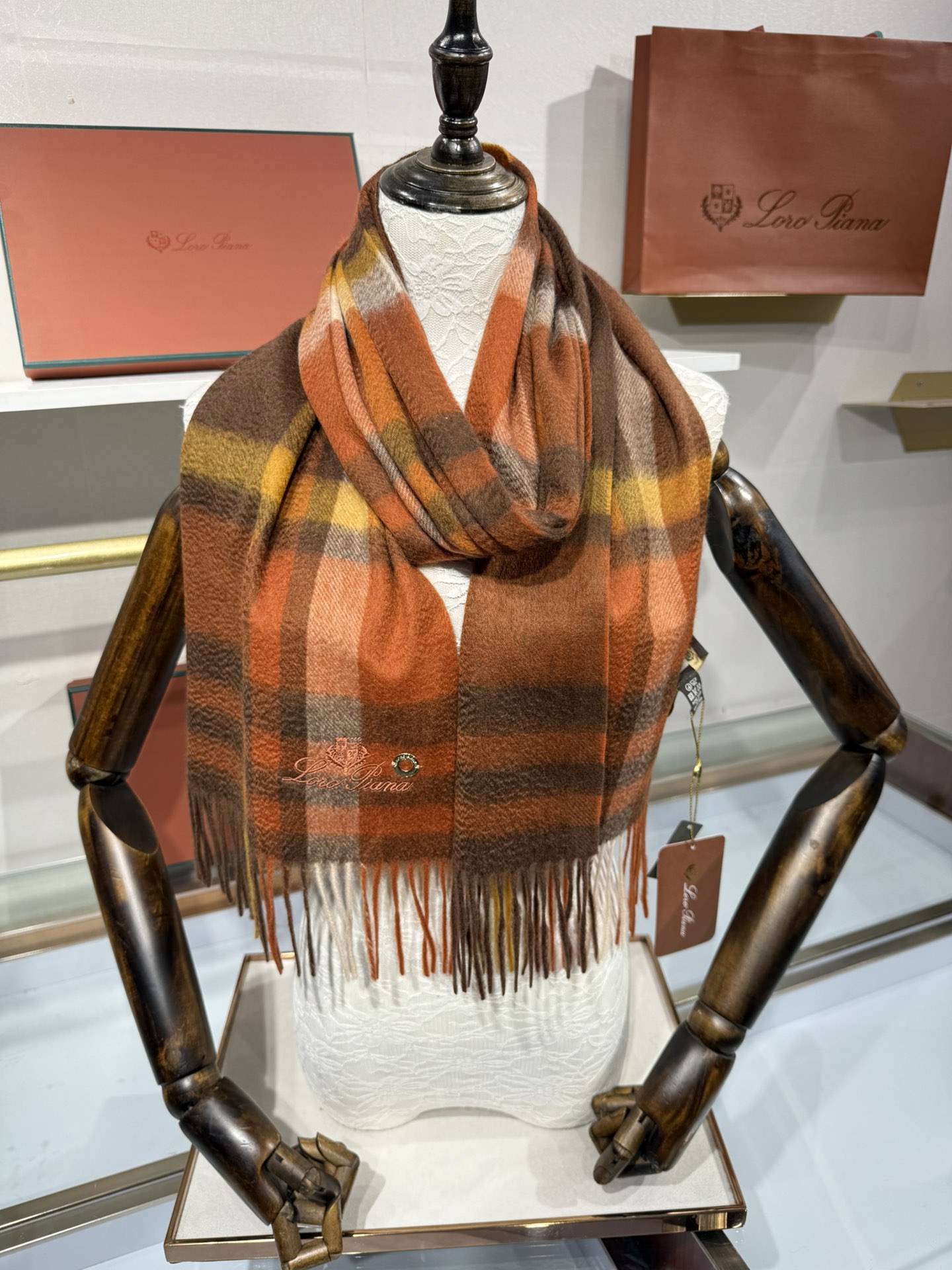 💟2025年秋冬新款抢先出 𝐋𝐨𝐫𝐨 𝐩𝐢𝐚𝐧𝐚 诺悠翩雅 山羊绒长巾 𝐒𝐢𝐳𝐞: 170x35 𝟏𝟎𝟎