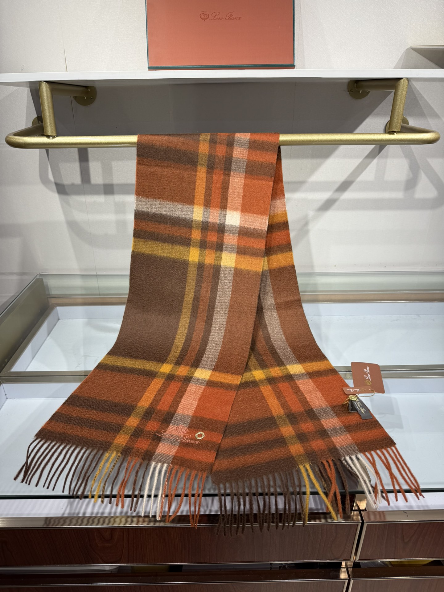 💟2025年秋冬新款抢先出 𝐋𝐨𝐫𝐨 𝐩𝐢𝐚𝐧𝐚 诺悠翩雅 山羊绒长巾 𝐒𝐢𝐳𝐞: 170x35 𝟏𝟎𝟎