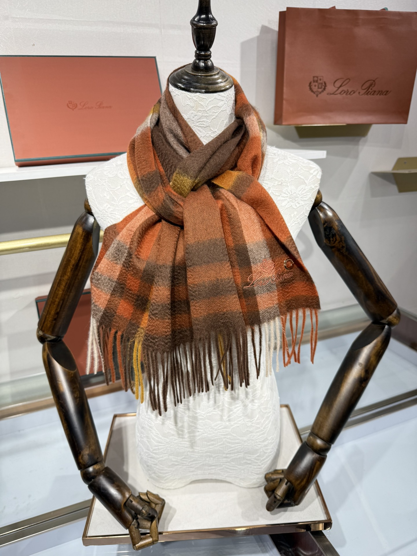 💟2025年秋冬新款抢先出 𝐋𝐨𝐫𝐨 𝐩𝐢𝐚𝐧𝐚 诺悠翩雅 山羊绒长巾 𝐒𝐢𝐳𝐞: 170x35 𝟏𝟎𝟎