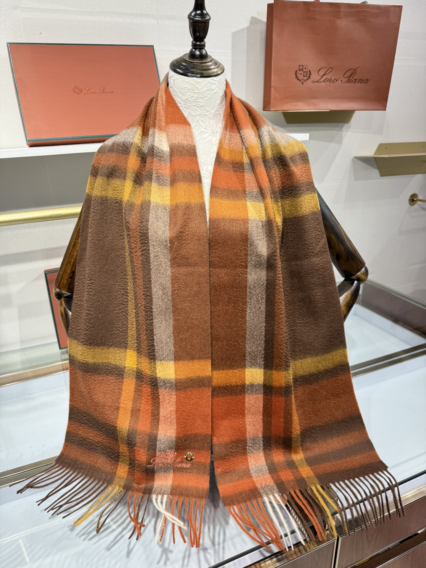 💟2025年秋冬新款抢先出 𝐋𝐨𝐫𝐨 𝐩𝐢𝐚𝐧𝐚 诺悠翩雅 山羊绒长巾 𝐒𝐢𝐳𝐞: 170x35 𝟏𝟎𝟎