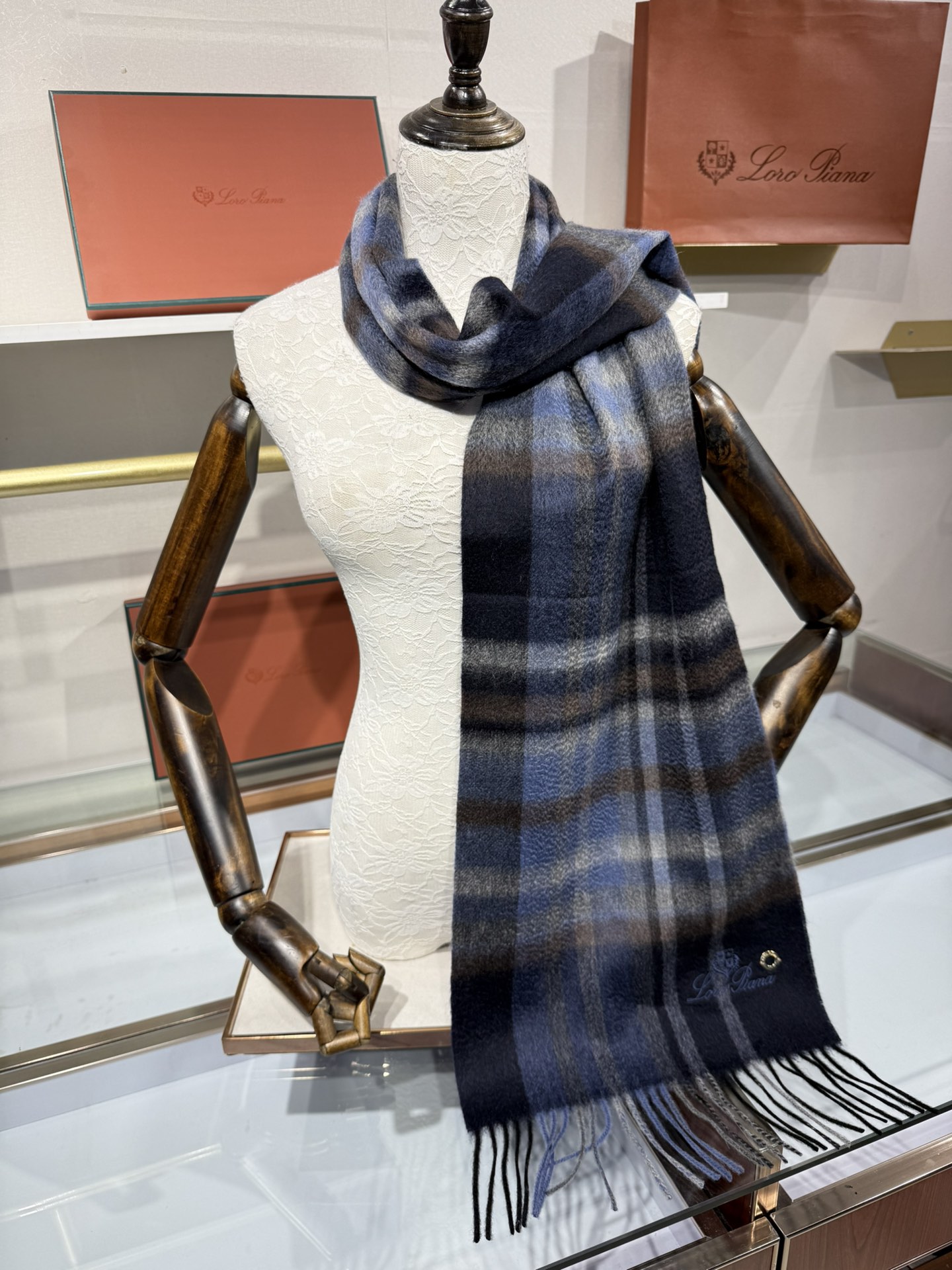 💟2025年秋冬新款抢先出 𝐋𝐨𝐫𝐨 𝐩𝐢𝐚𝐧𝐚 诺悠翩雅 山羊绒长巾 𝐒𝐢𝐳𝐞: 170x35 𝟏𝟎𝟎