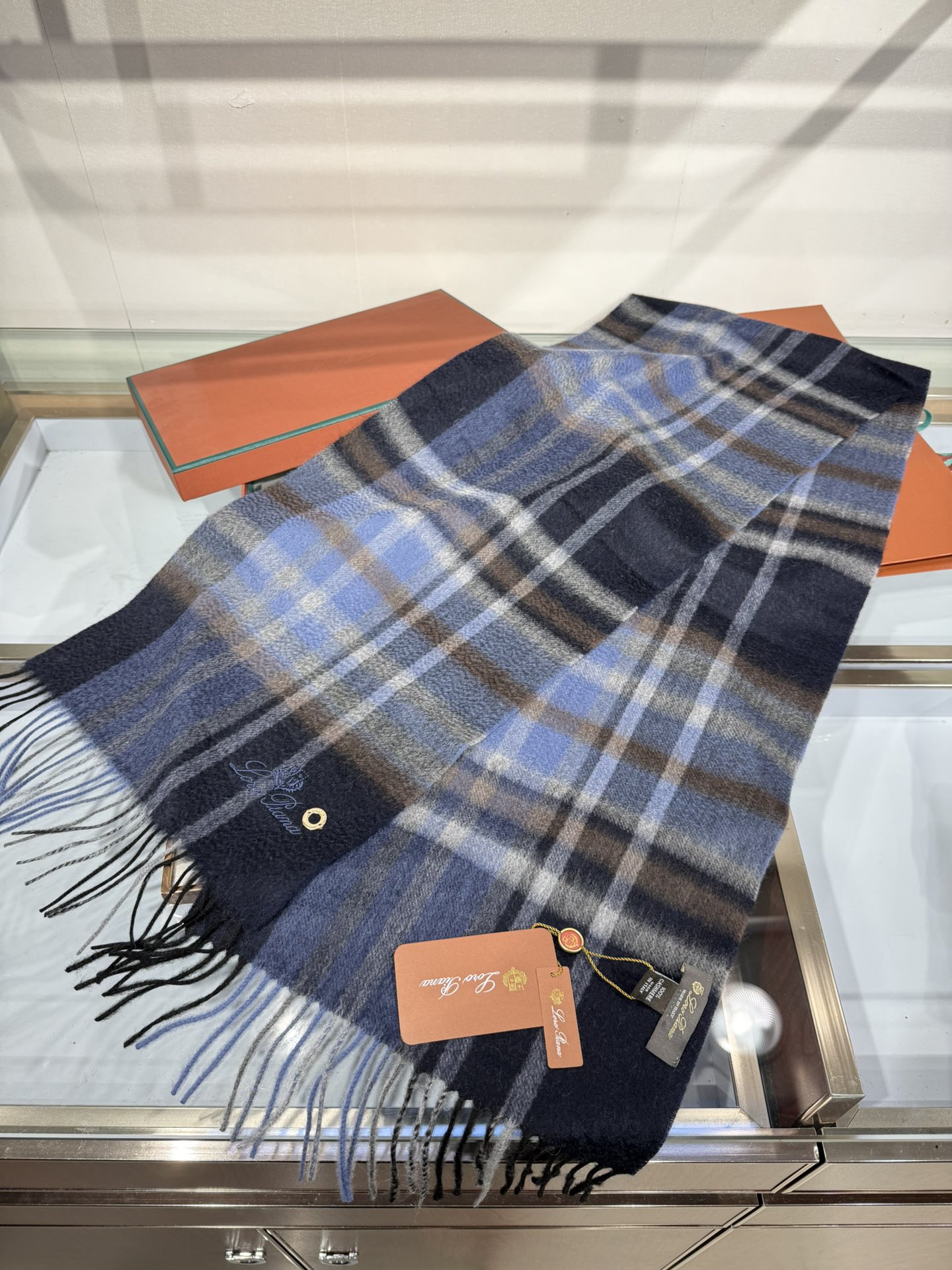 💟2025年秋冬新款抢先出 𝐋𝐨𝐫𝐨 𝐩𝐢𝐚𝐧𝐚 诺悠翩雅 山羊绒长巾 𝐒𝐢𝐳𝐞: 170x35 𝟏𝟎𝟎