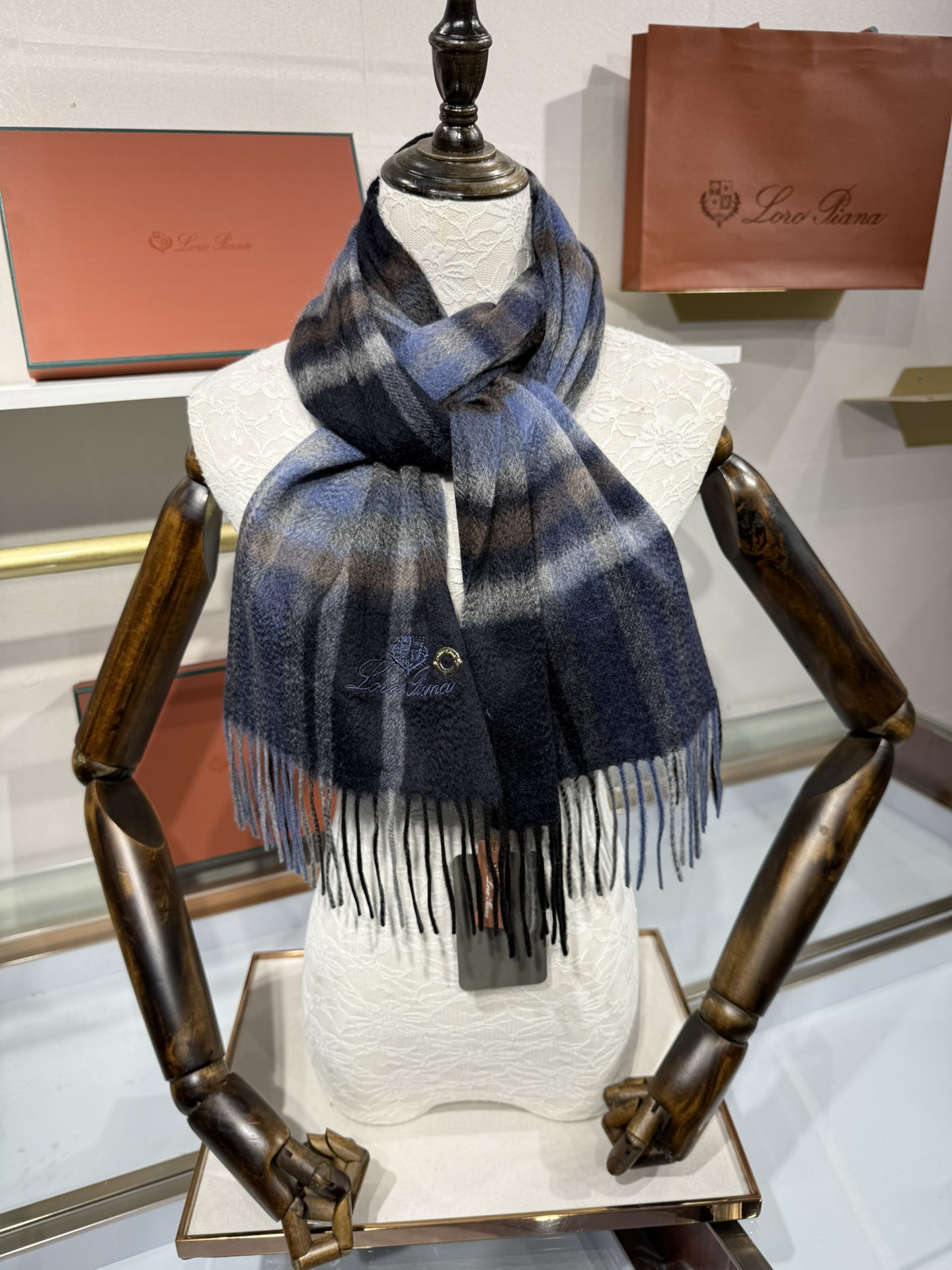 💟2025年秋冬新款抢先出 𝐋𝐨𝐫𝐨 𝐩𝐢𝐚𝐧𝐚 诺悠翩雅 山羊绒长巾 𝐒𝐢𝐳𝐞: 170x35 𝟏𝟎𝟎