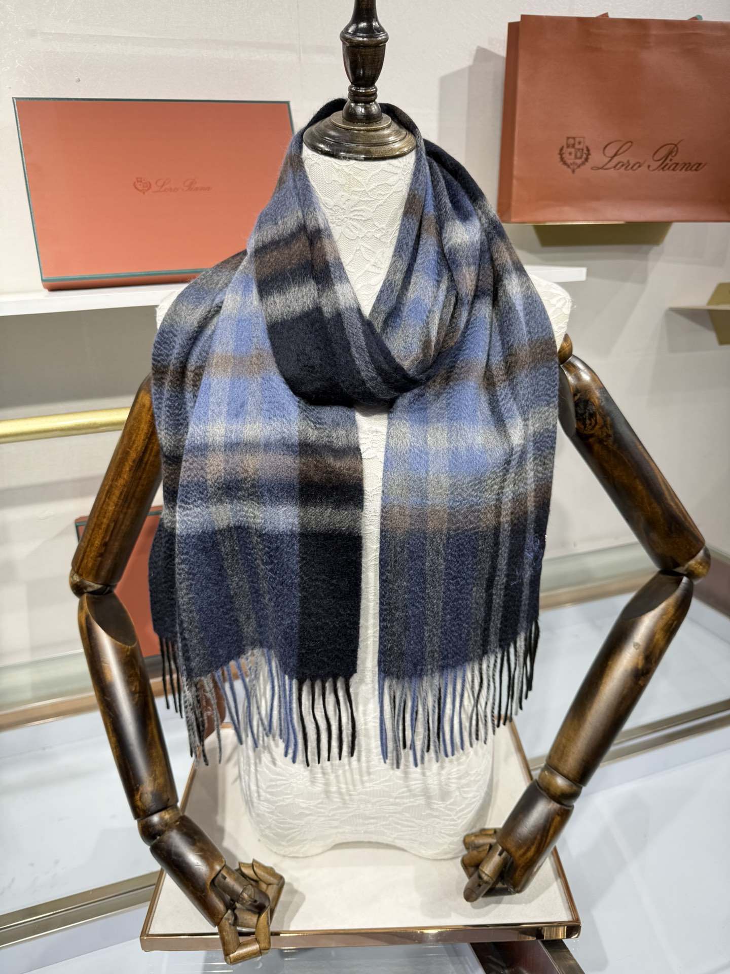 💟2025年秋冬新款抢先出 𝐋𝐨𝐫𝐨 𝐩𝐢𝐚𝐧𝐚 诺悠翩雅 山羊绒长巾 𝐒𝐢𝐳𝐞: 170x35 𝟏𝟎𝟎
