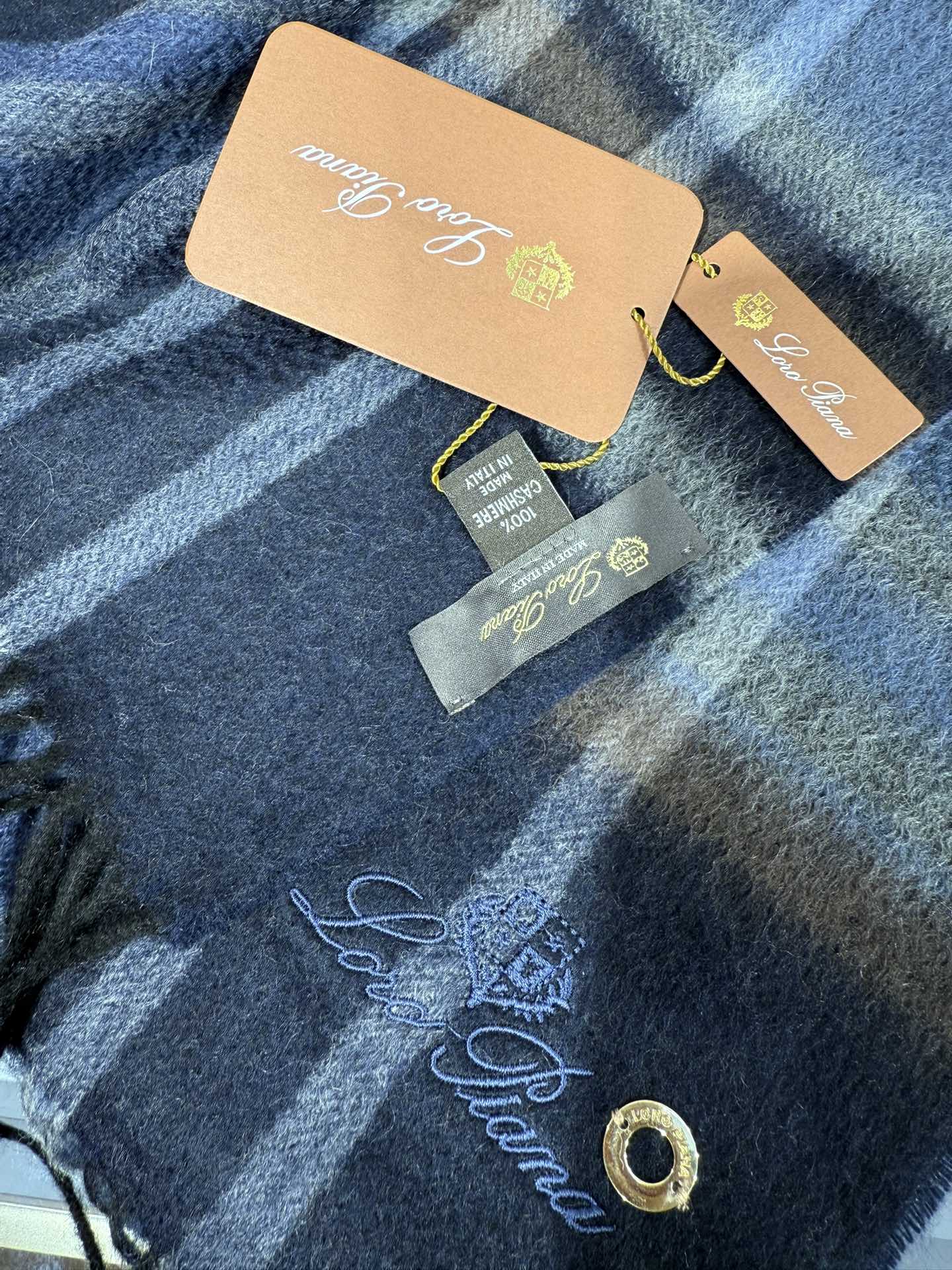 💟2025年秋冬新款抢先出 𝐋𝐨𝐫𝐨 𝐩𝐢𝐚𝐧𝐚 诺悠翩雅 山羊绒长巾 𝐒𝐢𝐳𝐞: 170x35 𝟏𝟎𝟎