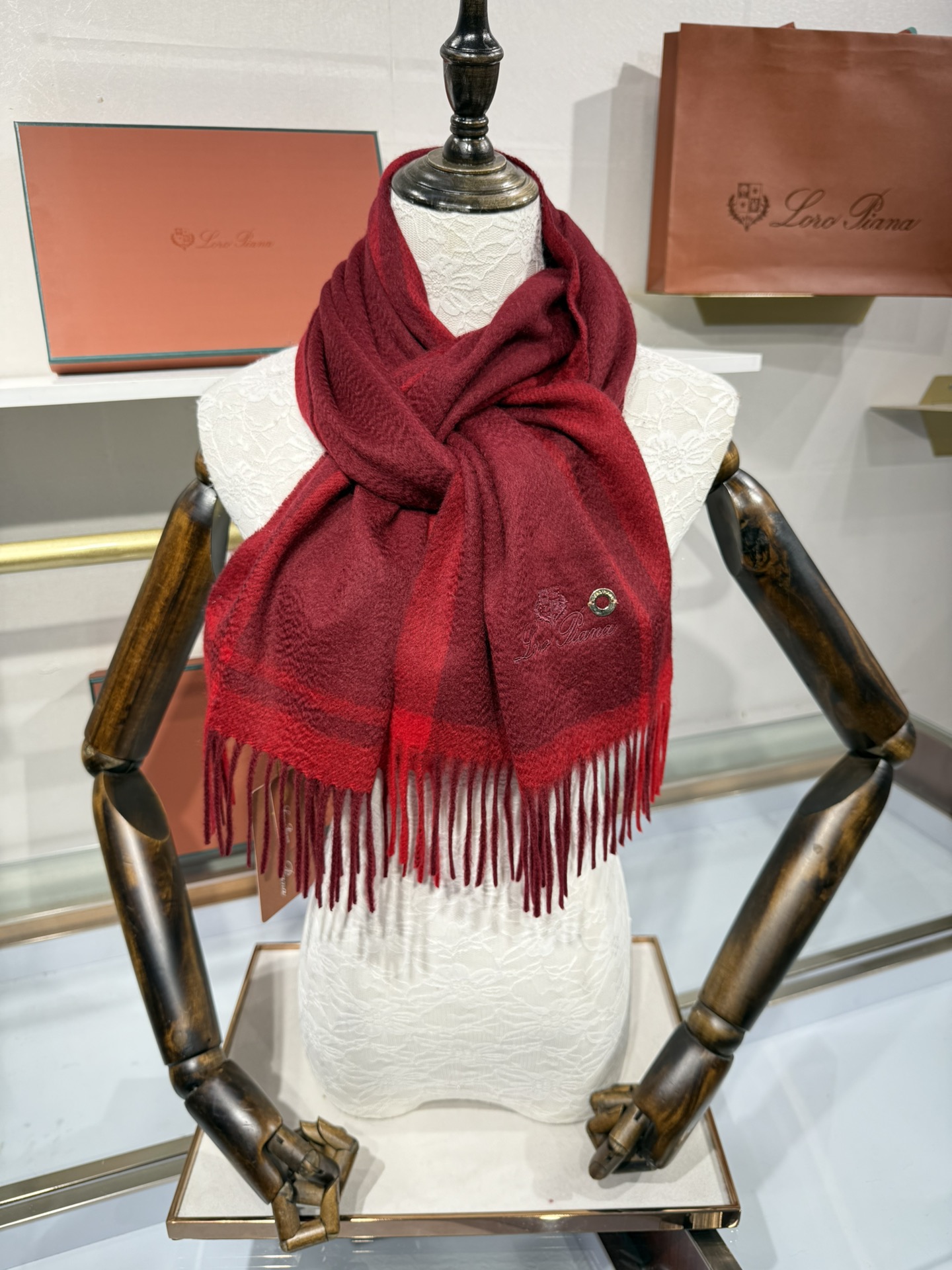 💟2025年秋冬新款抢先出 𝐋𝐨𝐫𝐨 𝐩𝐢𝐚𝐧𝐚 诺悠翩雅 山羊绒长巾 𝐒𝐢𝐳𝐞: 170x35 𝟏𝟎𝟎