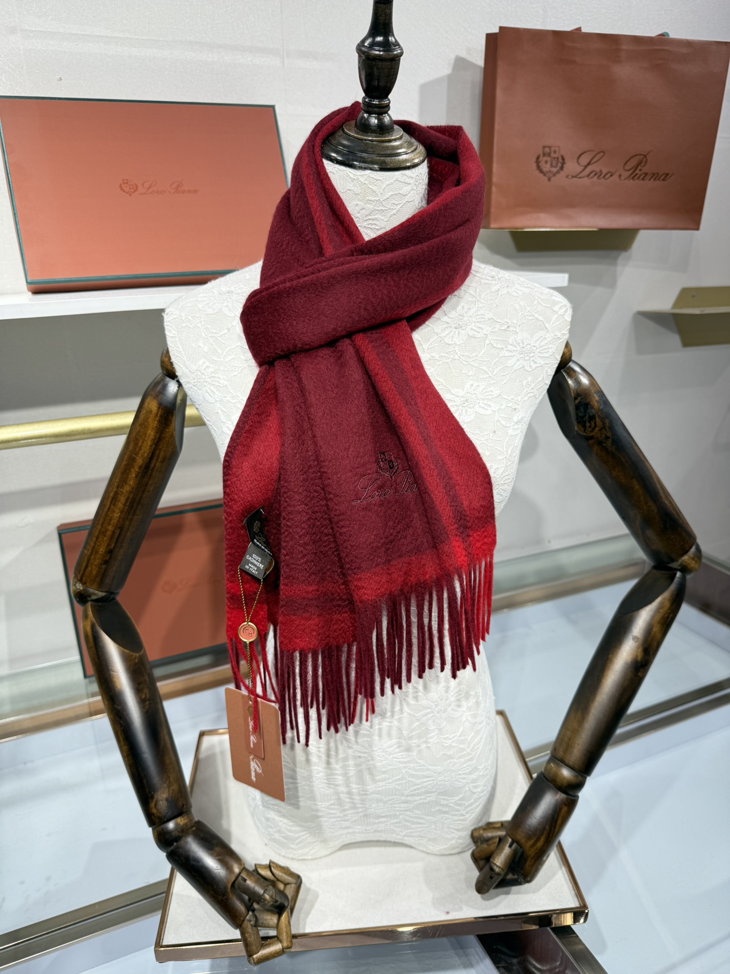 💟2025年秋冬新款抢先出 𝐋𝐨𝐫𝐨 𝐩𝐢𝐚𝐧𝐚 诺悠翩雅 山羊绒长巾 𝐒𝐢𝐳𝐞: 170x35 𝟏𝟎𝟎