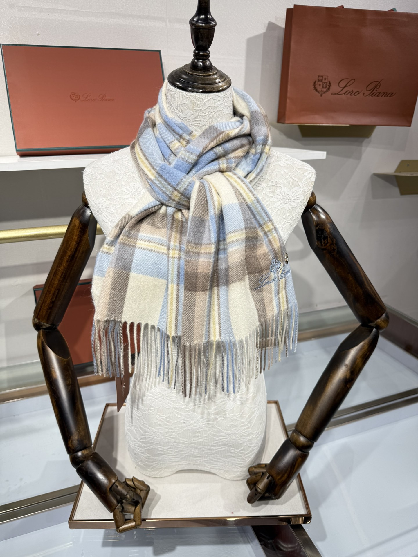 💟2025年秋冬新款抢先出 𝐋𝐨𝐫𝐨 𝐩𝐢𝐚𝐧𝐚 诺悠翩雅 山羊绒长巾 𝐒𝐢𝐳𝐞: 170x35 𝟏𝟎𝟎