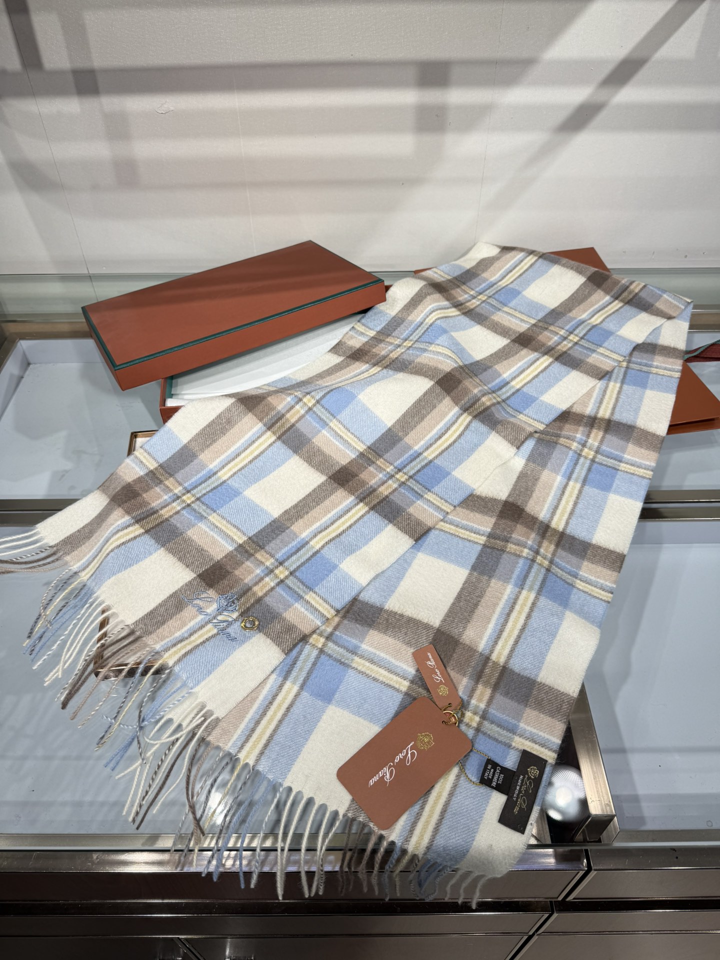 💟2025年秋冬新款抢先出 𝐋𝐨𝐫𝐨 𝐩𝐢𝐚𝐧𝐚 诺悠翩雅 山羊绒长巾 𝐒𝐢𝐳𝐞: 170x35 𝟏𝟎𝟎