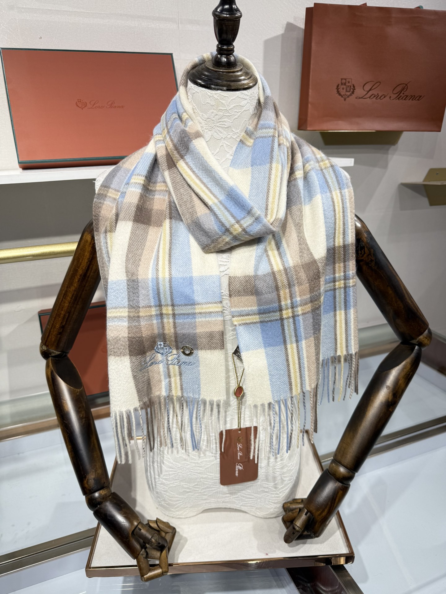 💟2025年秋冬新款抢先出 𝐋𝐨𝐫𝐨 𝐩𝐢𝐚𝐧𝐚 诺悠翩雅 山羊绒长巾 𝐒𝐢𝐳𝐞: 170x35 𝟏𝟎𝟎