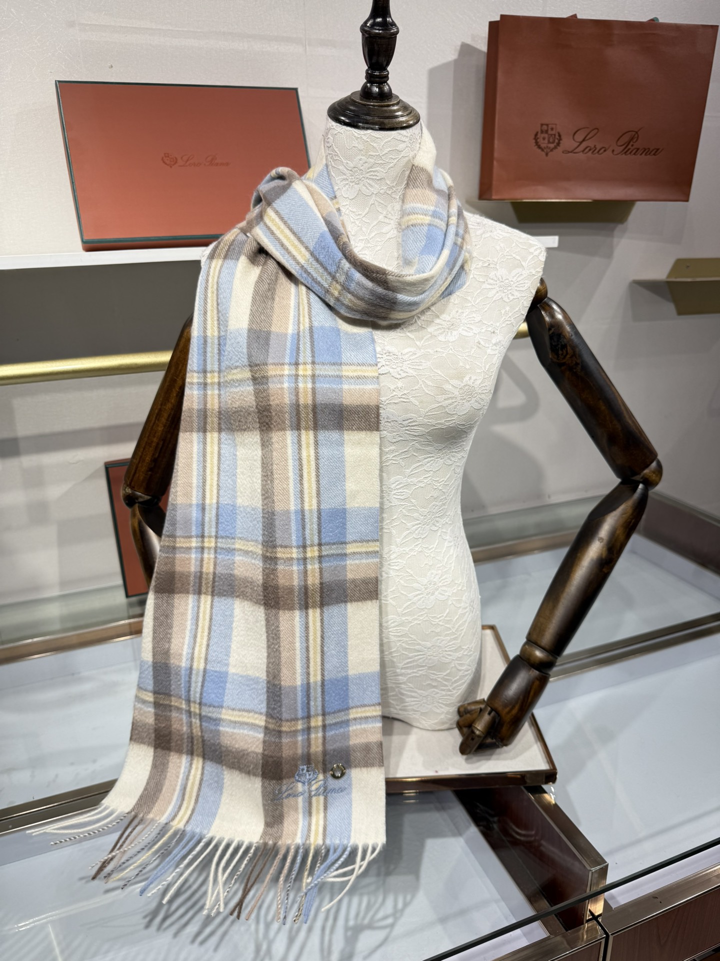 💟2025年秋冬新款抢先出 𝐋𝐨𝐫𝐨 𝐩𝐢𝐚𝐧𝐚 诺悠翩雅 山羊绒长巾 𝐒𝐢𝐳𝐞: 170x35 𝟏𝟎𝟎