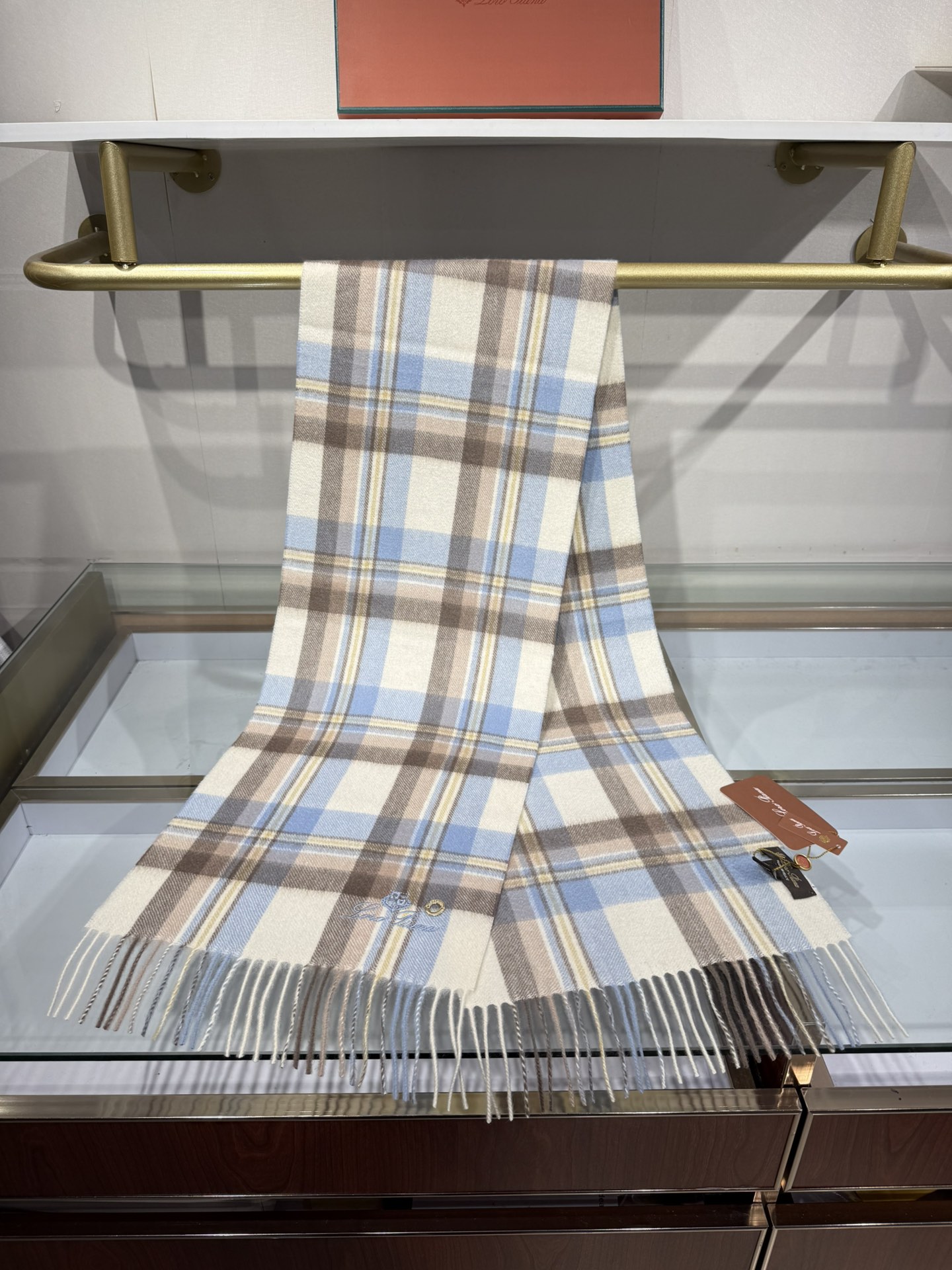 💟2025年秋冬新款抢先出 𝐋𝐨𝐫𝐨 𝐩𝐢𝐚𝐧𝐚 诺悠翩雅 山羊绒长巾 𝐒𝐢𝐳𝐞: 170x35 𝟏𝟎𝟎