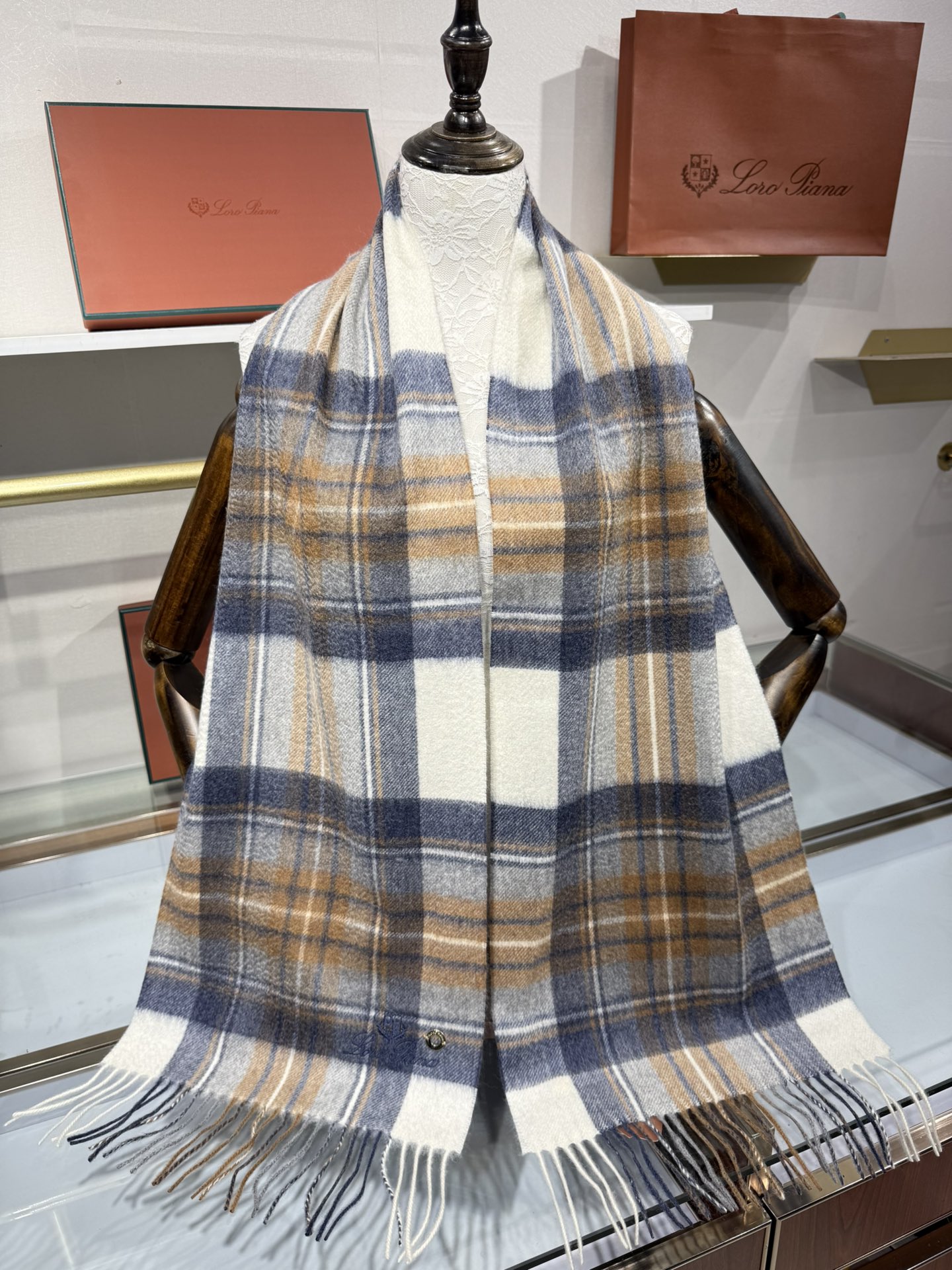 💟2025年秋冬新款抢先出 𝐋𝐨𝐫𝐨 𝐩𝐢𝐚𝐧𝐚 诺悠翩雅 山羊绒长巾 𝐒𝐢𝐳𝐞: 170x35 𝟏𝟎𝟎