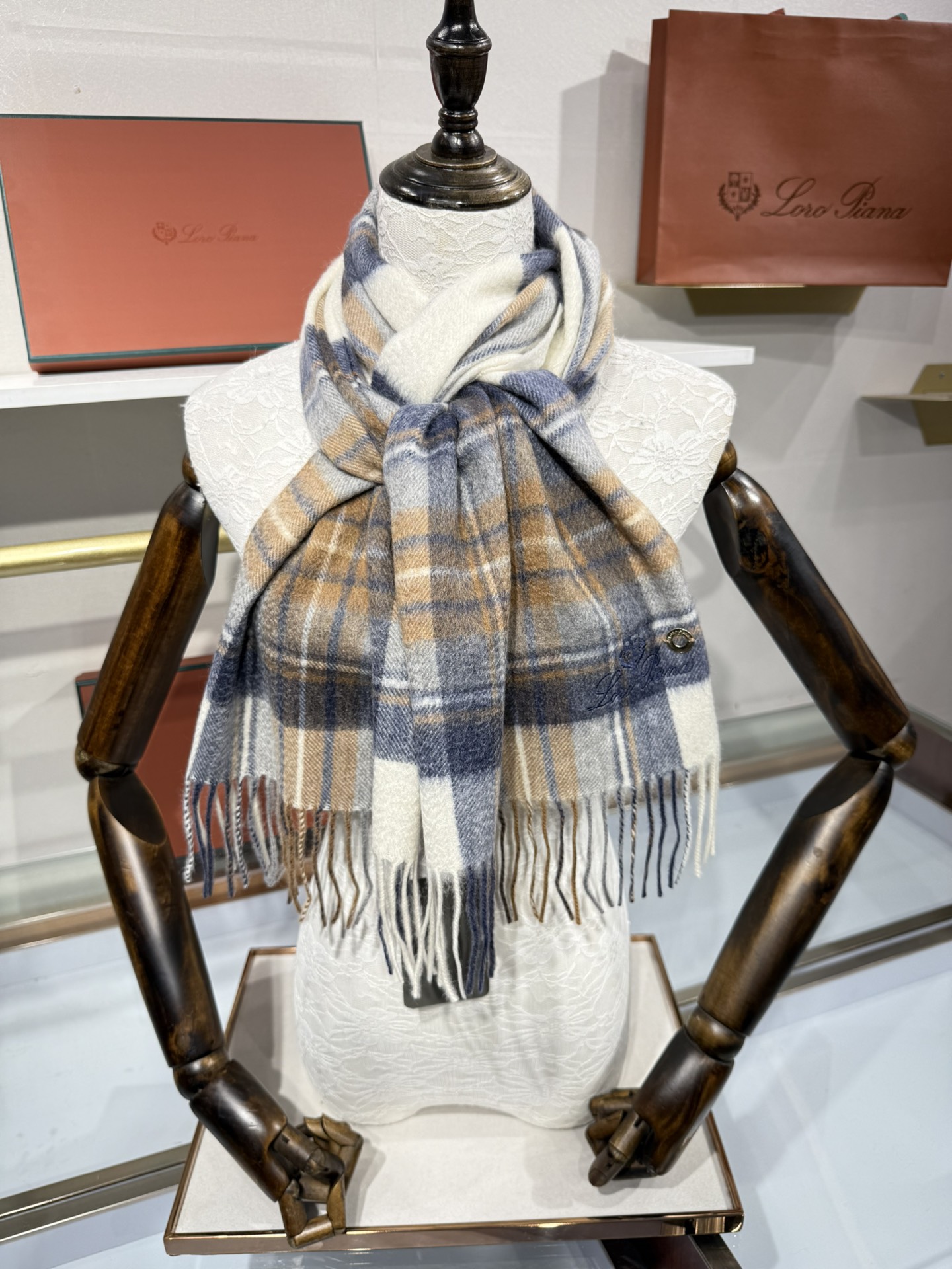 💟2025年秋冬新款抢先出 𝐋𝐨𝐫𝐨 𝐩𝐢𝐚𝐧𝐚 诺悠翩雅 山羊绒长巾 𝐒𝐢𝐳𝐞: 170x35 𝟏𝟎𝟎